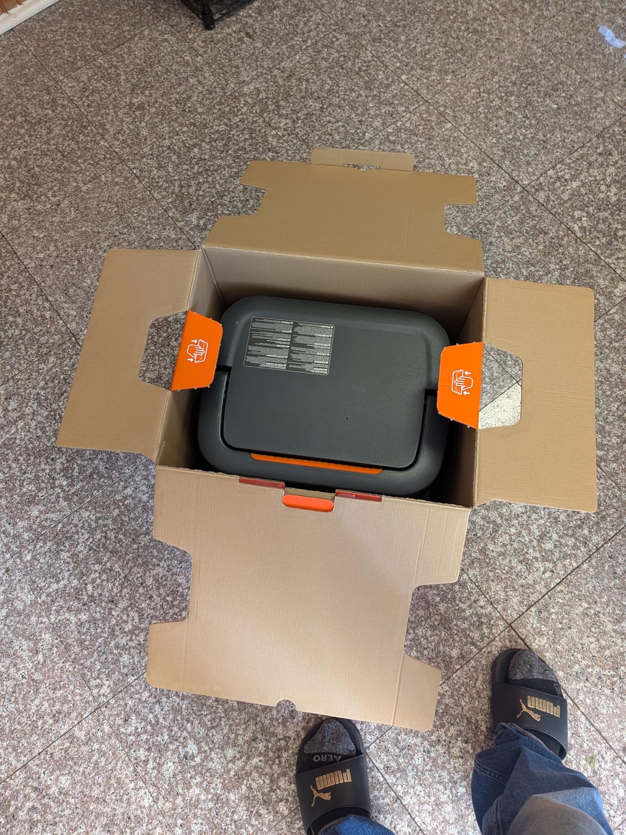 Jackery Explorer 2000 v2 Portable Power Station, 2042Wh LiFePO4 Home Backup Battery, 2200W Solar Generator, USB-C PD 100W Fast Charging For Emergencies, Power Outages, Camping (Solar Panel Optional) customer photo 2
