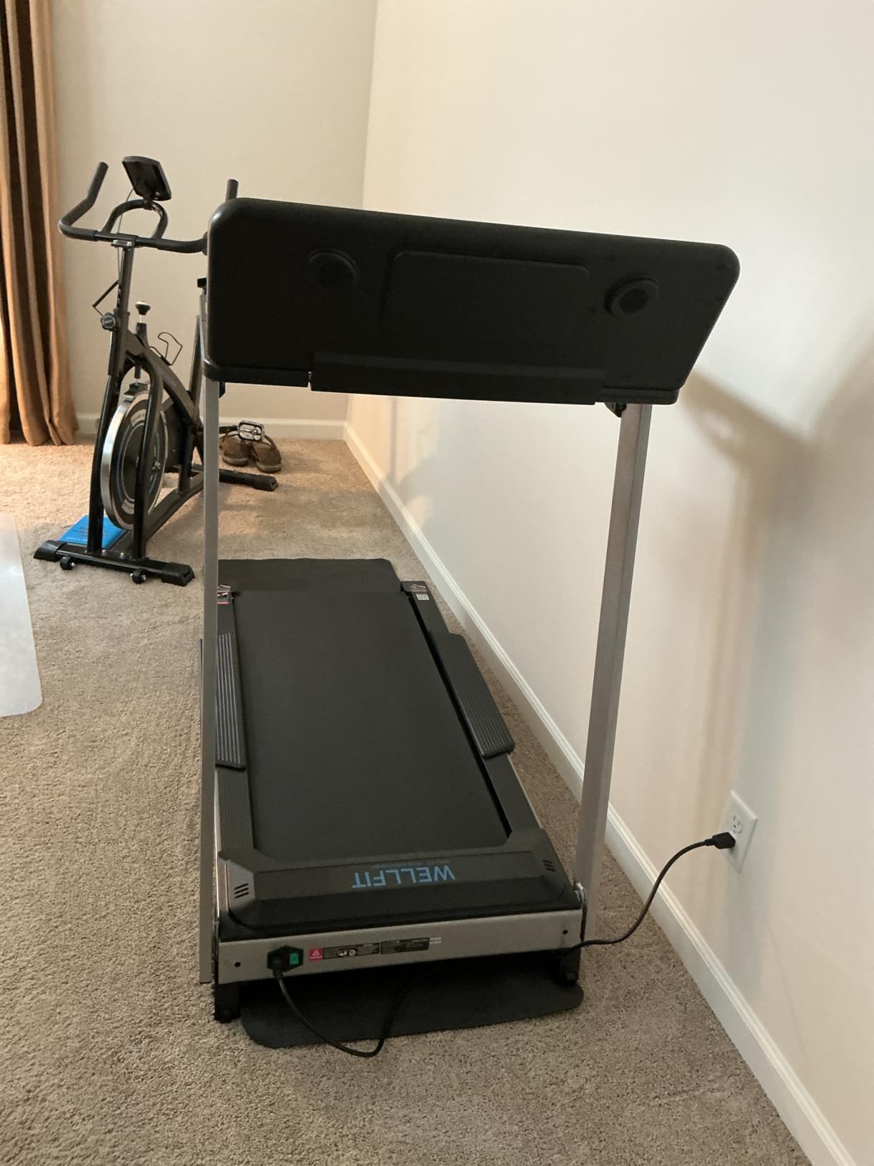 WELLFIT Home Treadmill, 2 Level Incline Heavyduty Treadmill with Pulse Sensor, 4.0 HP, 10 MPH, 450 lbs Capacity, 20'' x 45'' Running Area Treadmills with Bluetooth Player & LED Display customer photo 2