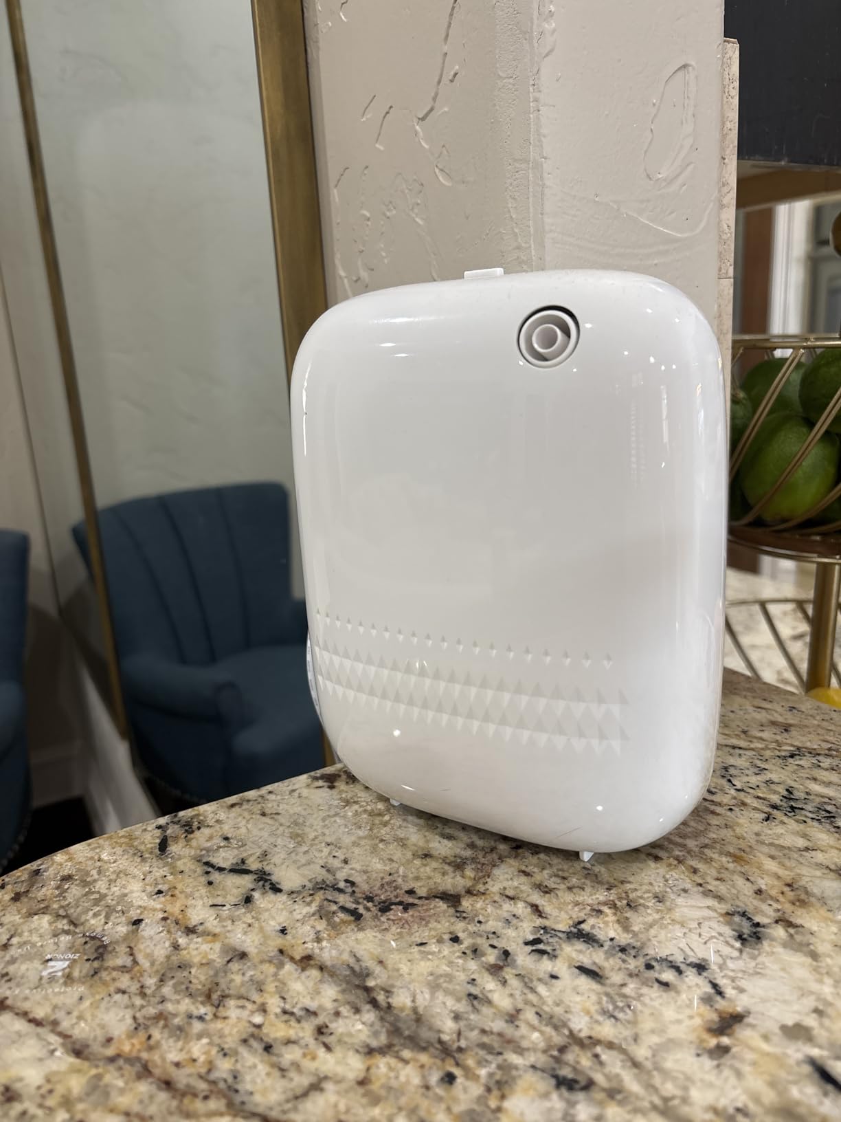 Airversa Waterless Essential Oil Diffuser for Home Large Room and Commercial Use, Up to 2000 sq ft, App Control Cold Air Diffuser, 400mL, DC-12V/1A Plug in Wall, Smart Scent Air Machine, ANW-White customer photo 2