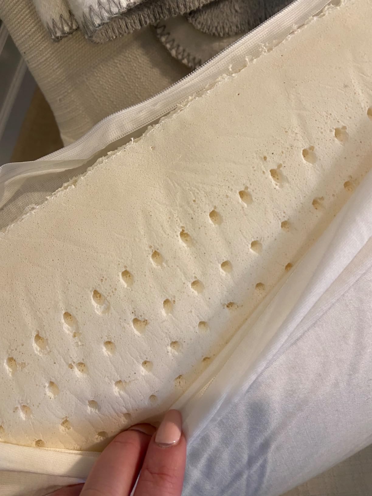 Natural Talalay Latex Pillow, Bed Pillow for Neck Pain Relief, Breathable Cooling Pillow with 100% Cotton Cover, Oeko-TEX Certified Support for Side, Back Sleepers (1, Queen (Mid Loft)) customer photo 1