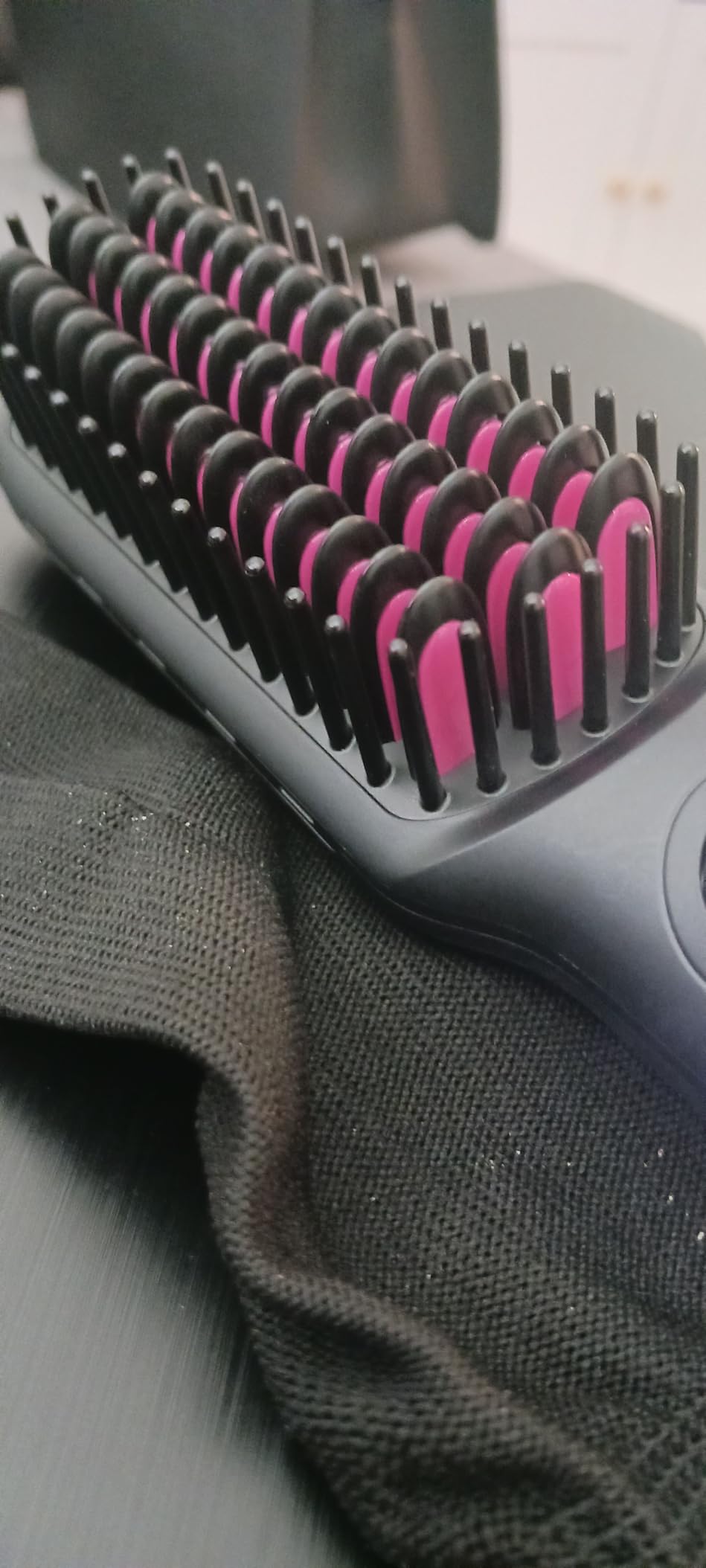 MiroPure Hair Straightener Brush with Plasma Technique, Ceramic Straightening Brush with 16 Temp Settings 30s Fast Heating, Hair Straightener Comb for Women with LED Display & Dual Voltage, Black customer photo 2