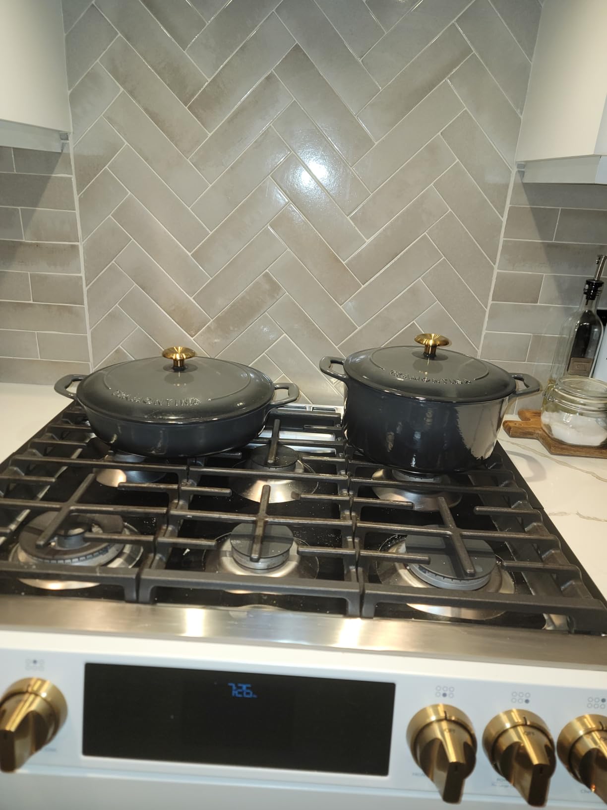 Tramontina Bestow Enameled Cast Iron Dutch Oven Pot with Lid, Round 5.5-quart, Smoke (Gold Knob) customer photo 1