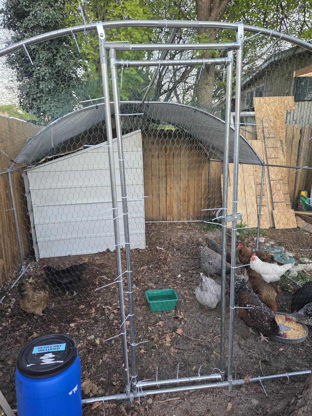 NUGRIART Large Metal Chicken Coop, Outdoor cage Run with Waterproof and Anti-UV Cover, Dome Roof Walk-in Poultry Cage Rabbit Duck House for Outside, Backyard and Farm customer photo 2