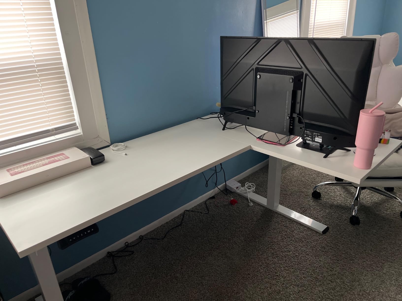 FLEXISPOT L Shaped Standing Desk, 71 x 63 Inch Electric Height Adjustable Corner Desk, Sit Stand Computer Workstation, Preset Controller, Home Office, White Frame with Maple Top customer photo 1