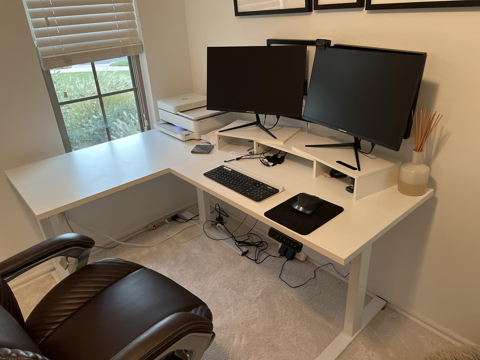 FLEXISPOT L Shaped Standing Desk, 71 x 63 Inch Electric Height Adjustable Corner Desk, Sit Stand Computer Workstation, Preset Controller, Home Office, White Frame with Maple Top customer photo 2