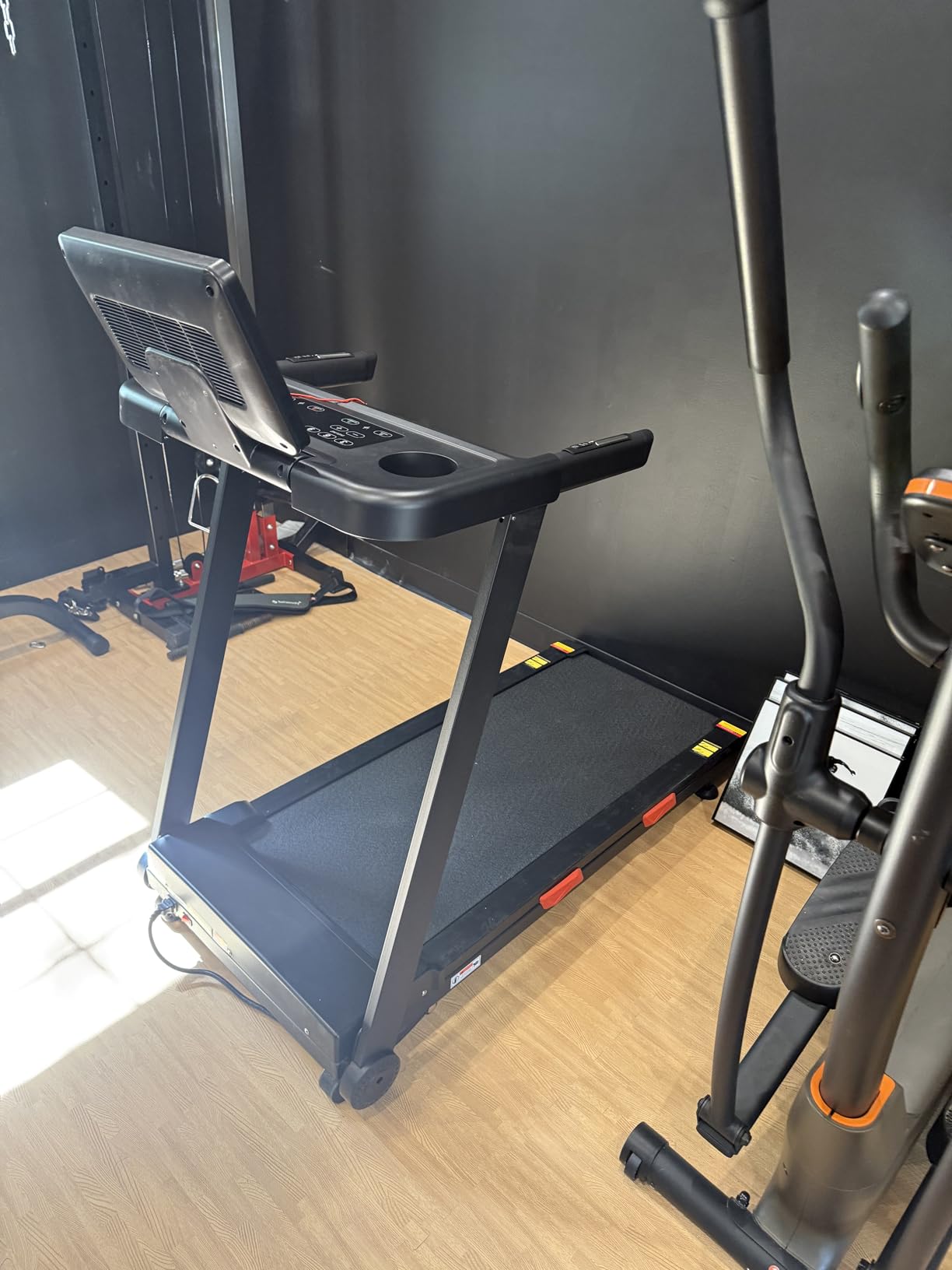 ATEEDGE Treadmill with Auto Incline, 20% Incline, 3.0HP, 10 MPH Running Machine, 18.5