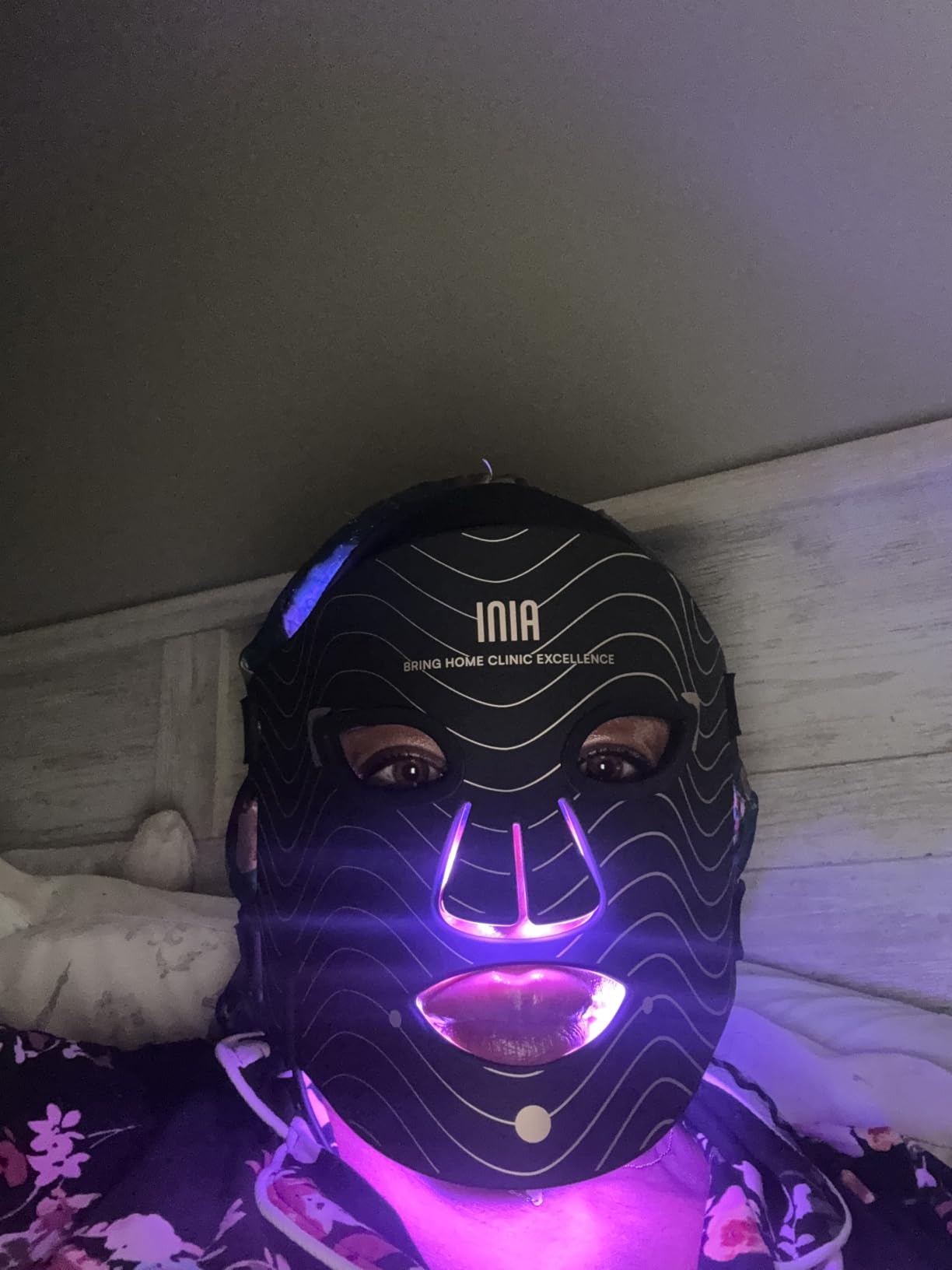 INIA Red Light Therapy Mask for Face - 4 Light Modes with 850nm NIR, Red & Blue LED Light Therapy, 2600mAh Rechargeable LED Face Mask for Radiant Glow at Home, Black customer photo 2
