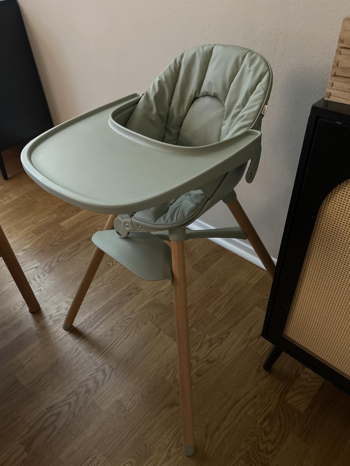 Lalo The High Chair Infant Kit - Convertible Wooden High Chair for Babies & Toddlers with Infant Support & Cushion, Grows with Your Child, Dishwasher Safe Tray, Adjustable Footrest Coconut customer photo 1