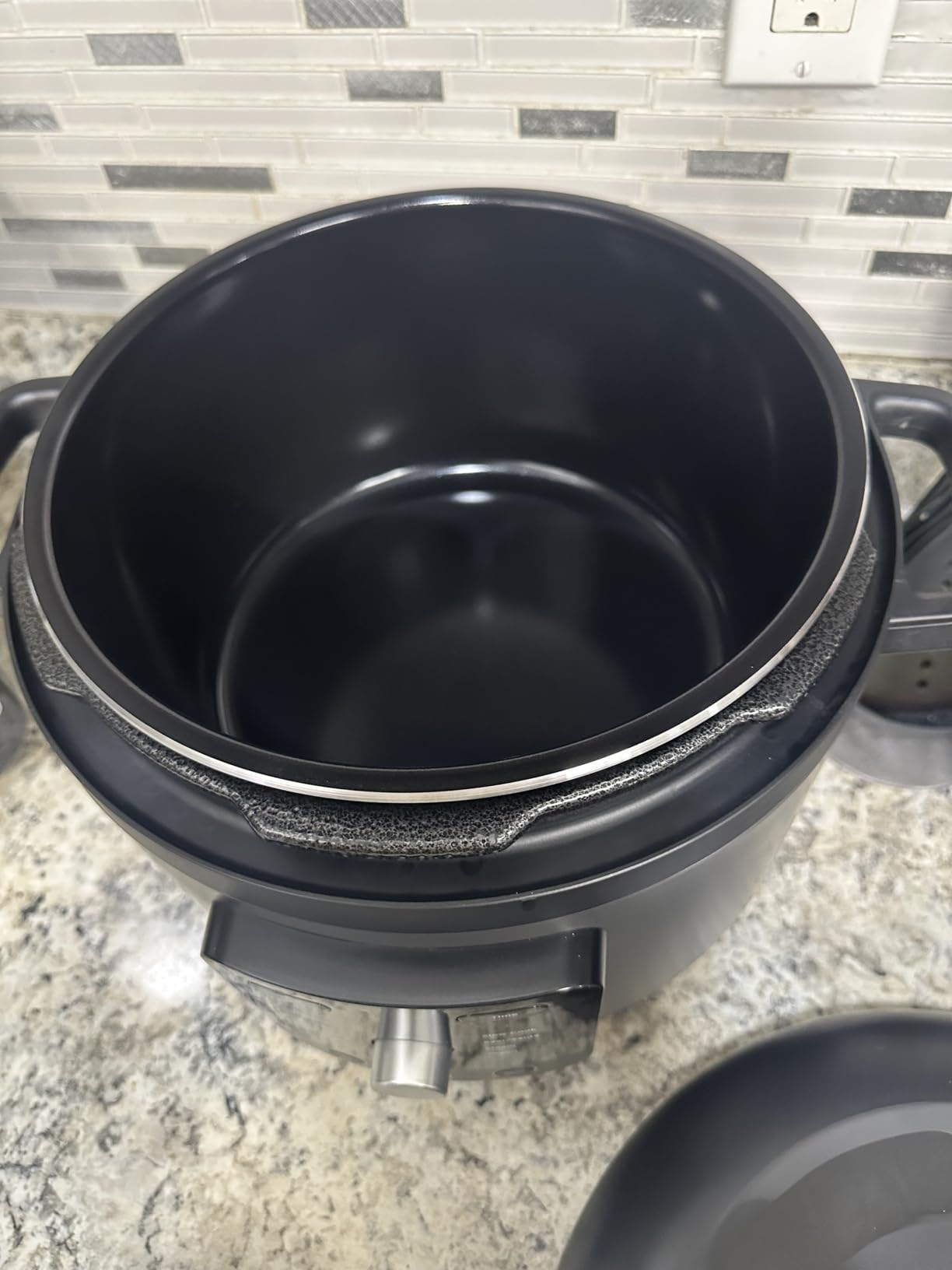 Ninja HyperHeat 9-in-1 Electric Pressure Cooker, 6.5 Qt Multi Cooker with Sear/Saute, Slow Cooker, Rice Cooker, Sous Vide, 1200W, PFAS-Free Pot, Stone Purple, PC201SP customer photo 2