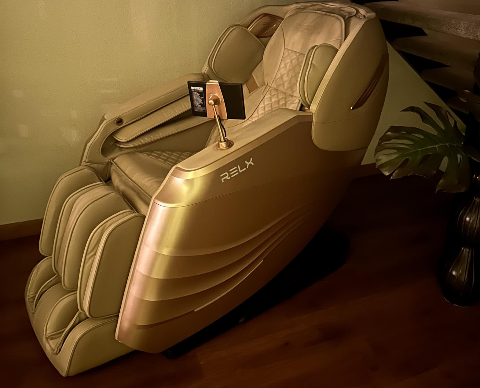 RELX Massage Chair Full Body, 20 Modes Zero Gravity SL-Track Shiatsu Massage Chair Built-in Heat System, Airbag Massage with Body Scan, Deep Yoga Stretch, Calfrest Extension and AI Control (Black) customer photo 1