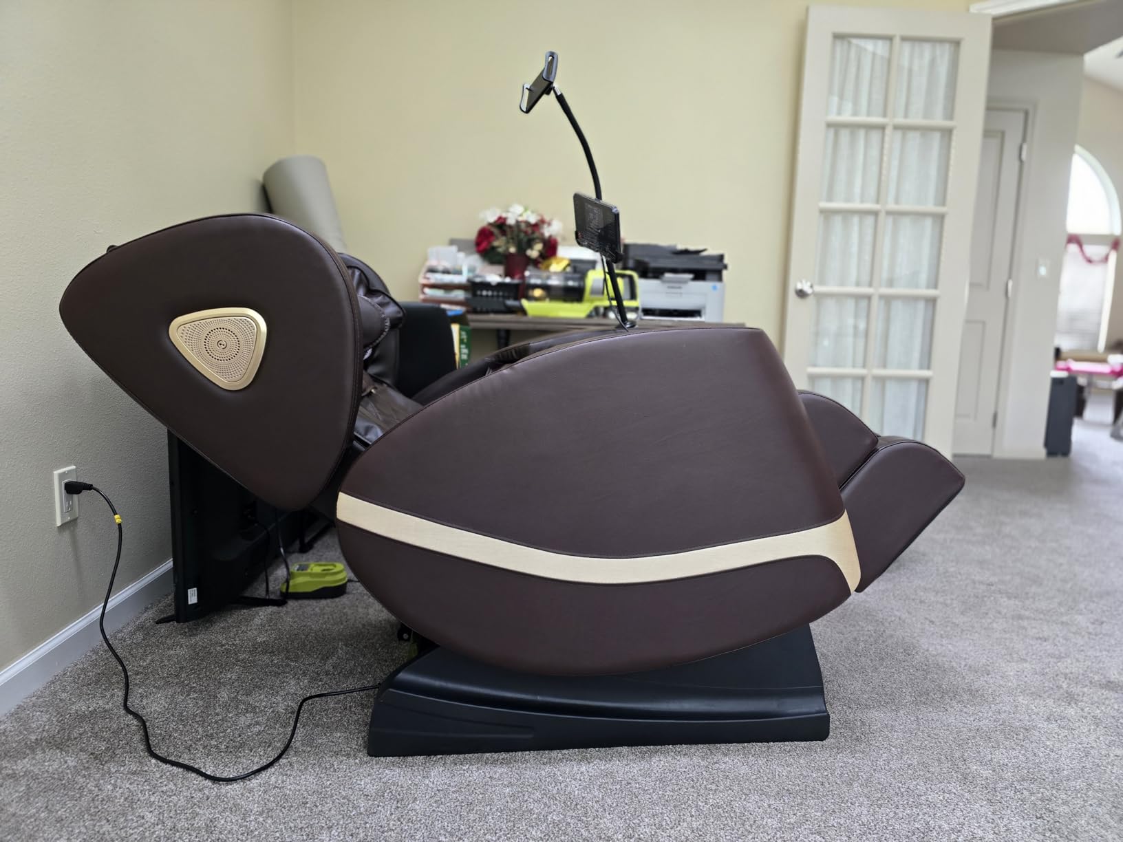 FURNIMAT 2026 Massage Chair Full Body, Zero Gravity Massage Chair with 10 Fix Rollers, Airbags, Heating, Foot Massage, Auto Modes, Bluetooth Speaker, Smart Screen Controller (Upgraded Version) customer photo 2