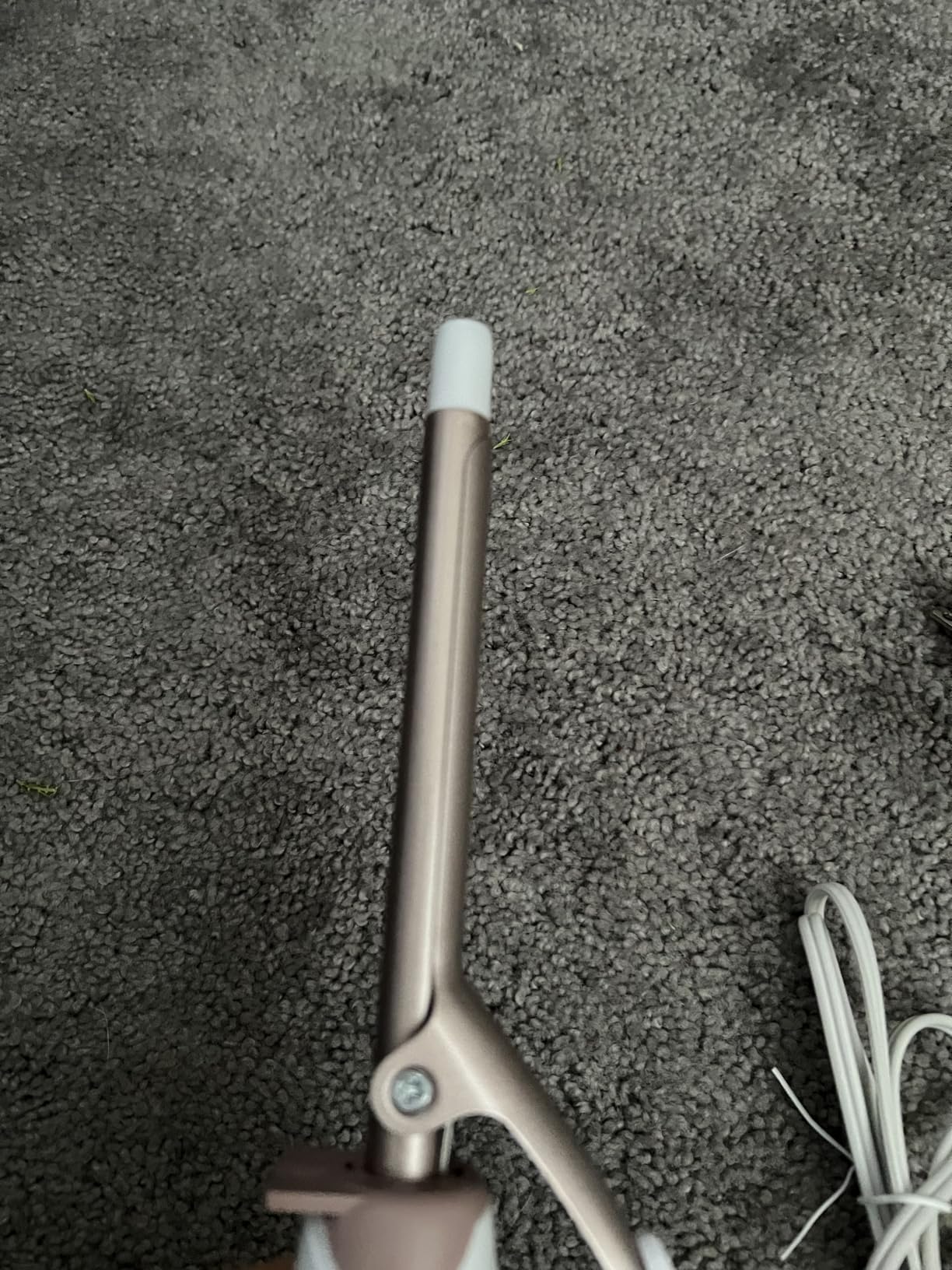 Conair Double Ceramic 1.25-Inch Long Barrel Curling Iron, 1.25-Inch Barrel Creates Loose Curls, Hair Curler for Use on Medium & Long Hair, White/Rose Gold customer photo 2