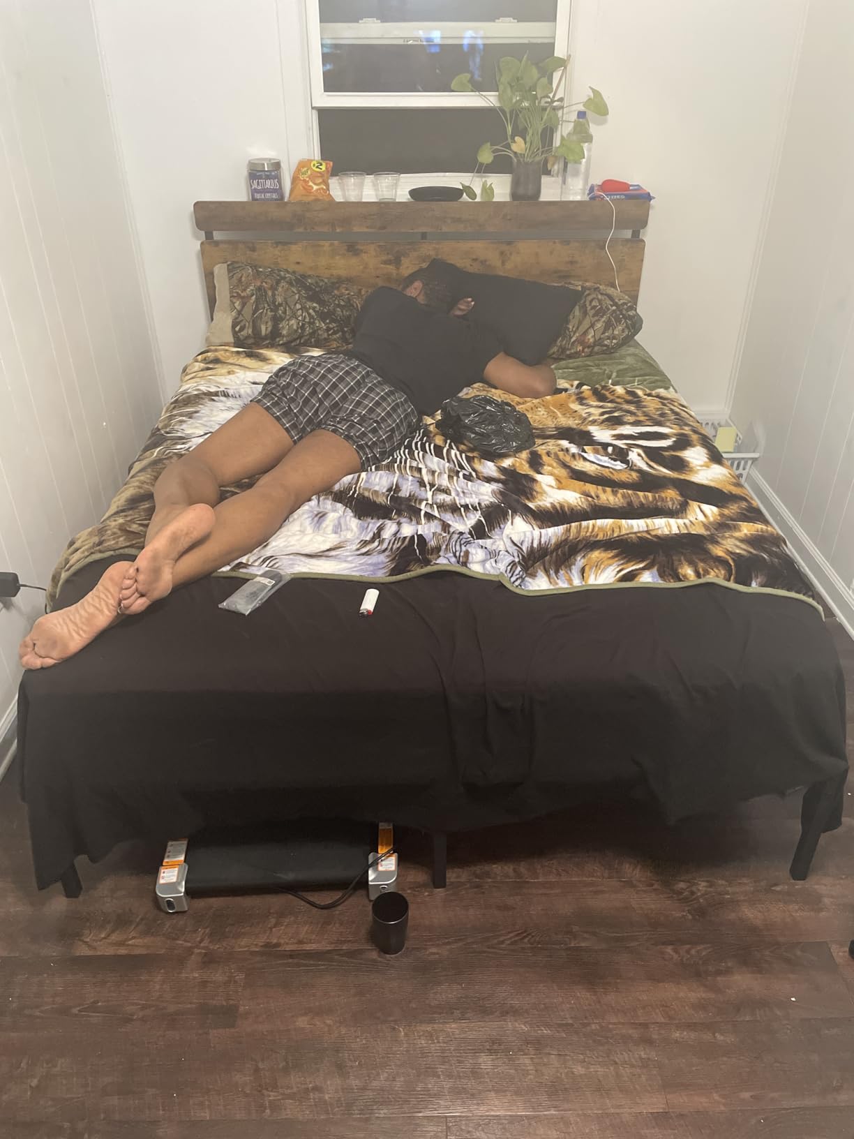 Forestell Queen Bed Frame with Wood Headboard, Black Platform Bed with 2 Storage Drawers & Shelf, Built-in Charging Station & LED Lights, Metal Support, No Box Spring Needed, Cama Queen Size customer photo 1