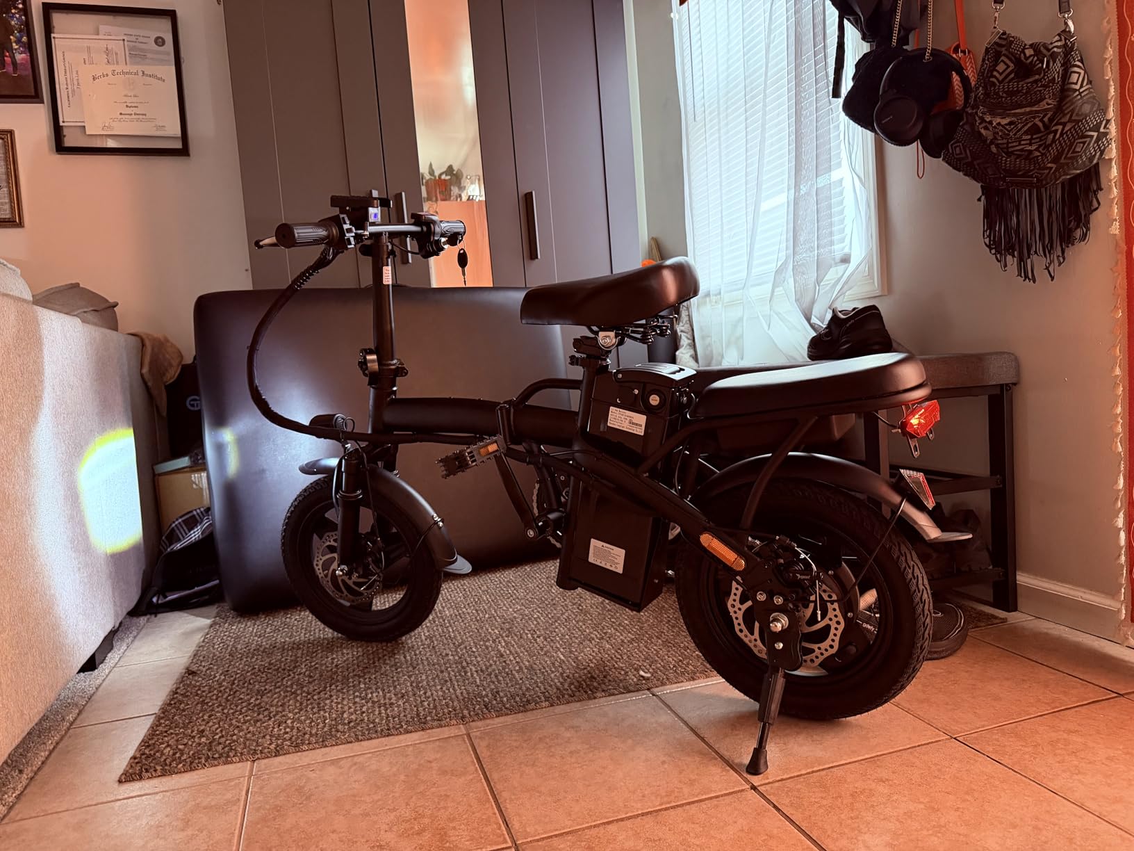 Electric Bike for Adults and Teens, 560-740W Motor, 20-25MPH Compact Commuter Folding Ebike, 32 Miles Range, 48V 10Ah Battery, 14