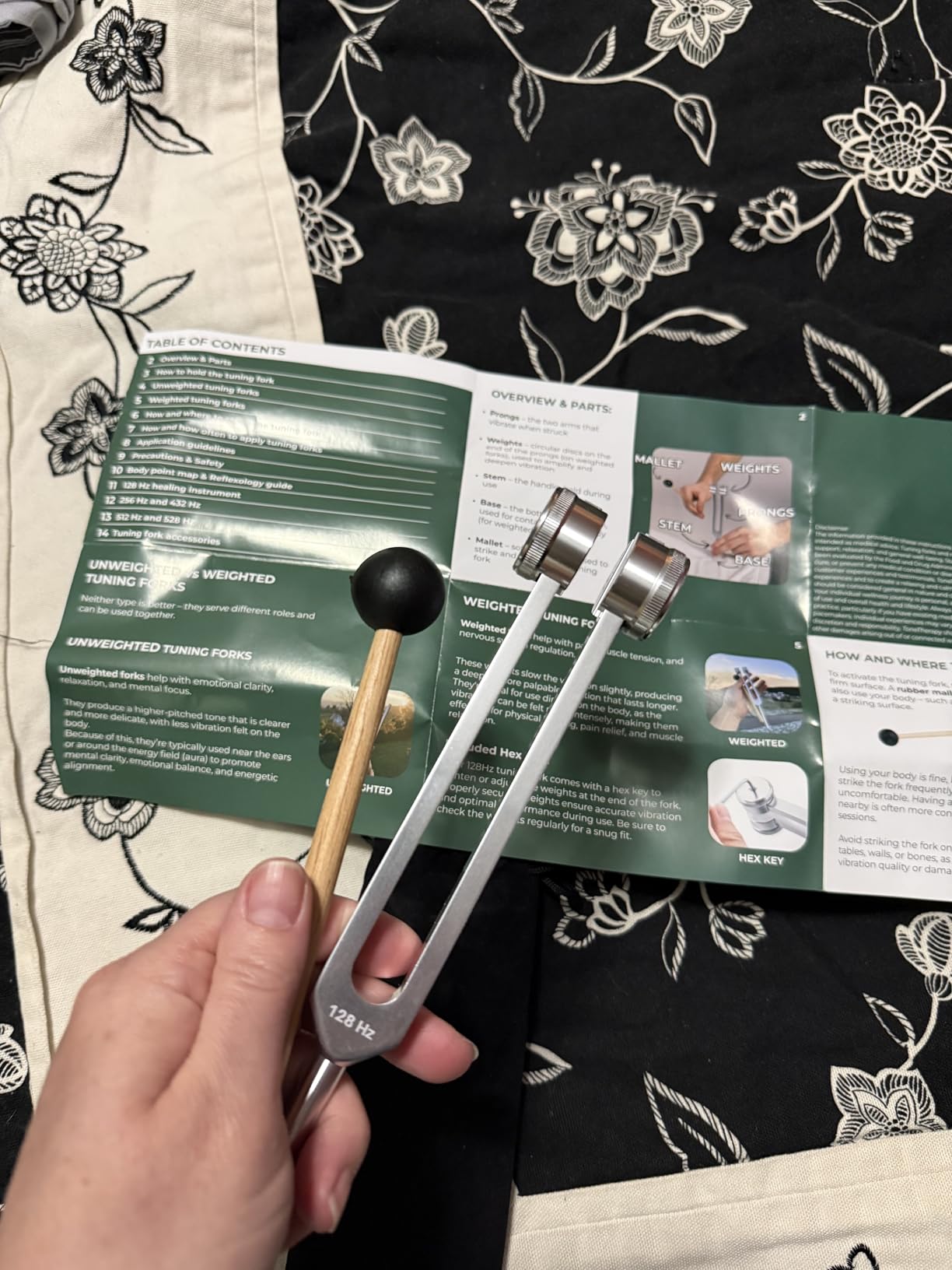 Tuning Forks for Healing Set - 128Hz, 136.1Hz, 256Hz, 384Hz, Weighted & Unweighted, Tuning Fork with Hockey Puck Activator & feet, Sound Therapy Chakra Balance for Yoga & Meditation in Leather Pouch customer photo 1