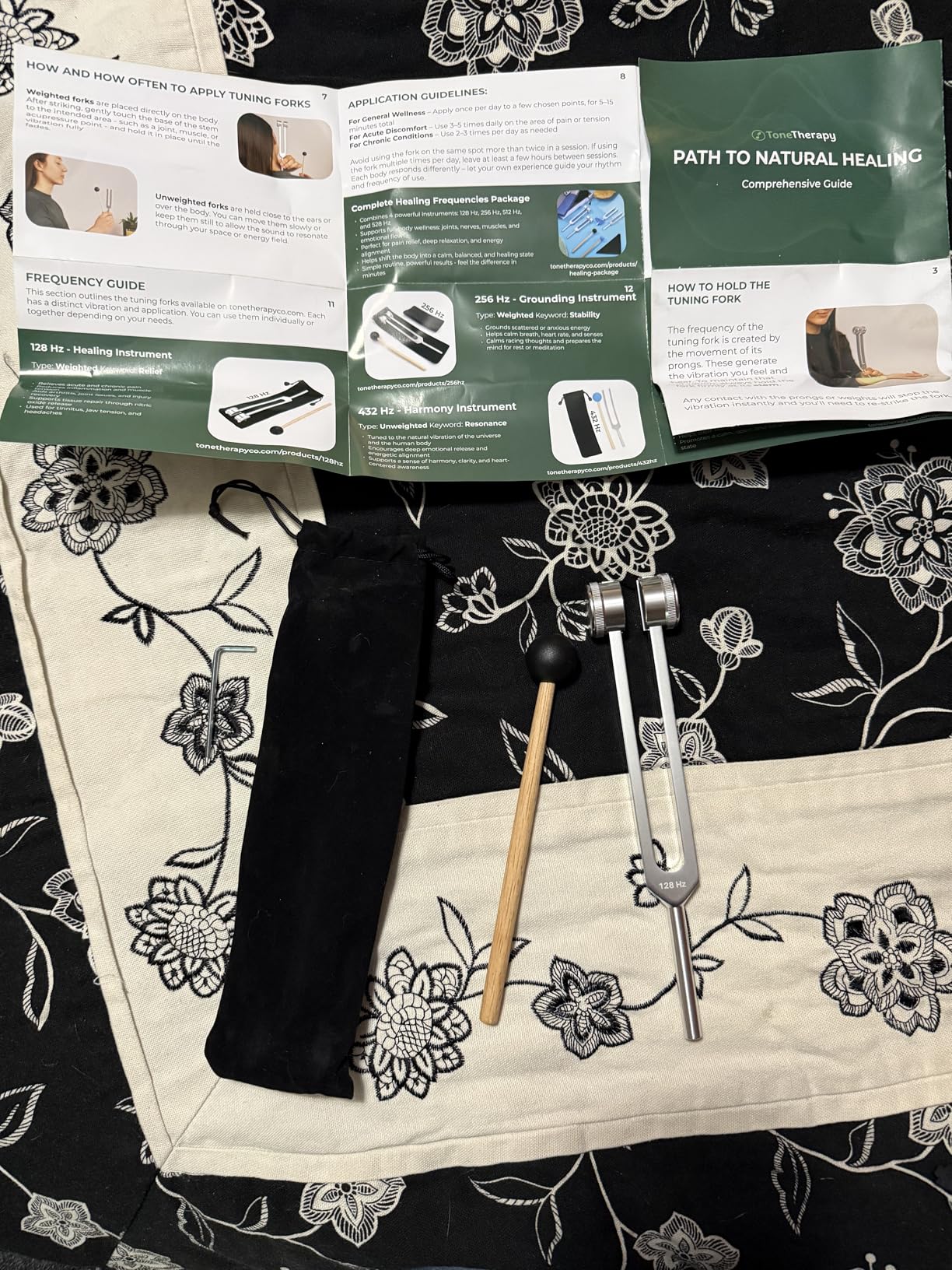 Tuning Forks for Healing Set - 128Hz, 136.1Hz, 256Hz, 384Hz, Weighted & Unweighted, Tuning Fork with Hockey Puck Activator & feet, Sound Therapy Chakra Balance for Yoga & Meditation in Leather Pouch customer photo 2