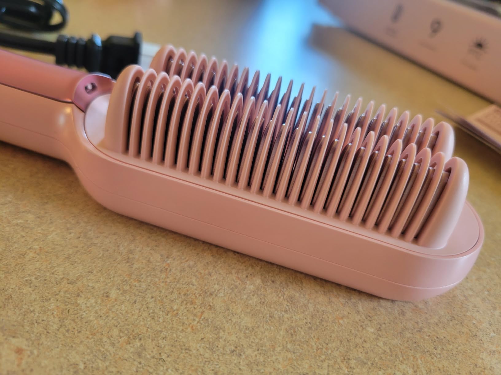 Ufree Hair Straightener Brush, Double Row Negative Ion Hot Comb for Women, 9 Temps Fast Heating 430°F LED Display, Anti Frizz, Works on Natural Curly Thick Hair, Dual Voltage Travel Ready customer photo 2