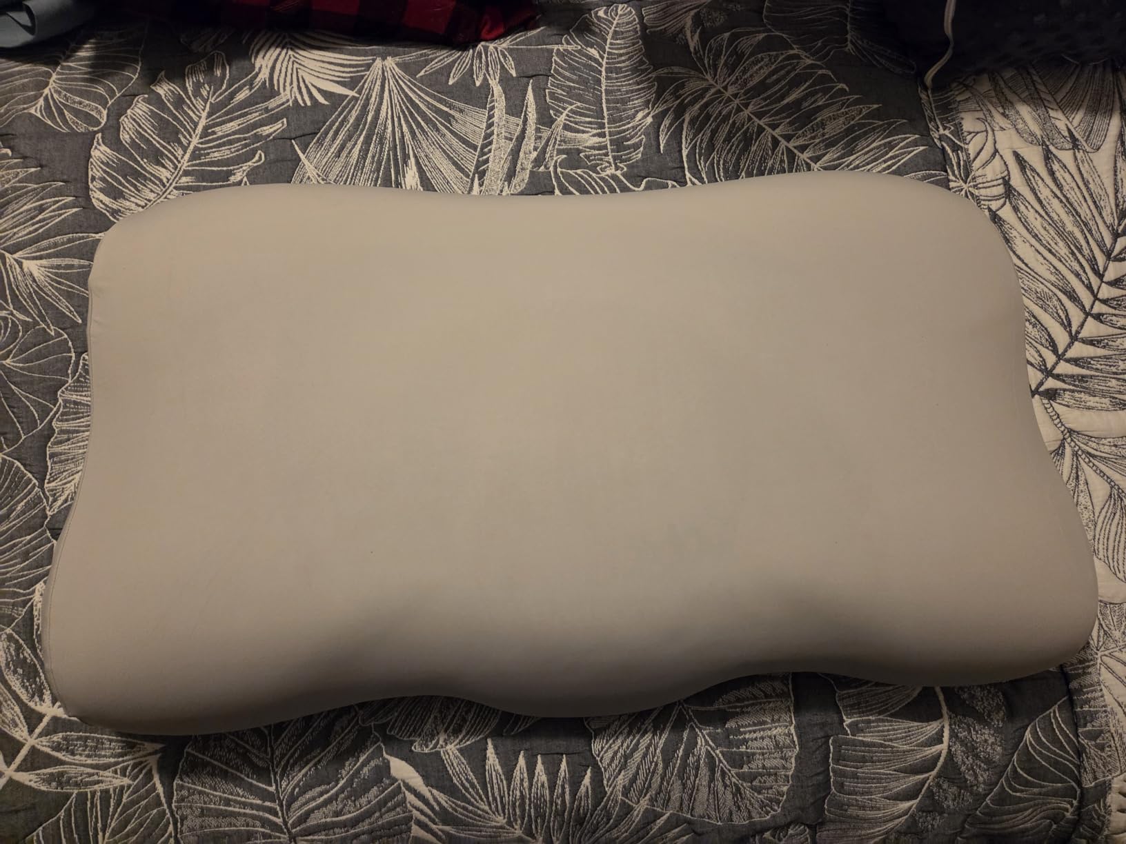 Bedsure Cervical Neck Pillow - Memory Foam Pillows for Ergonomic Orthopedic Pillow for Neck Pain Relief, Double - Sided Design Shape Gently Cradles Head & Provides for Side & Back Sleepers customer photo 2