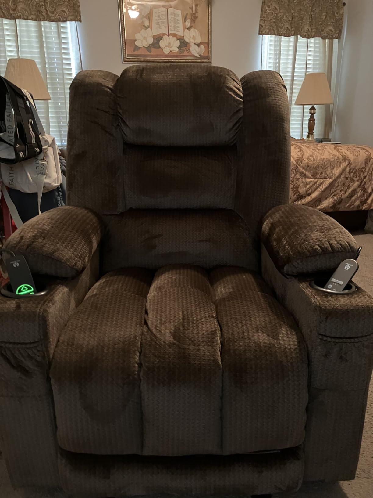 MCombo Oversized Power Recliner Chair for Adults, Zero Gravity Recliner with Heating and Vibration Massage, USB & Type C Ports, Cup Holders for Living Room PR671(Dark Brown, Oversized) customer photo 1
