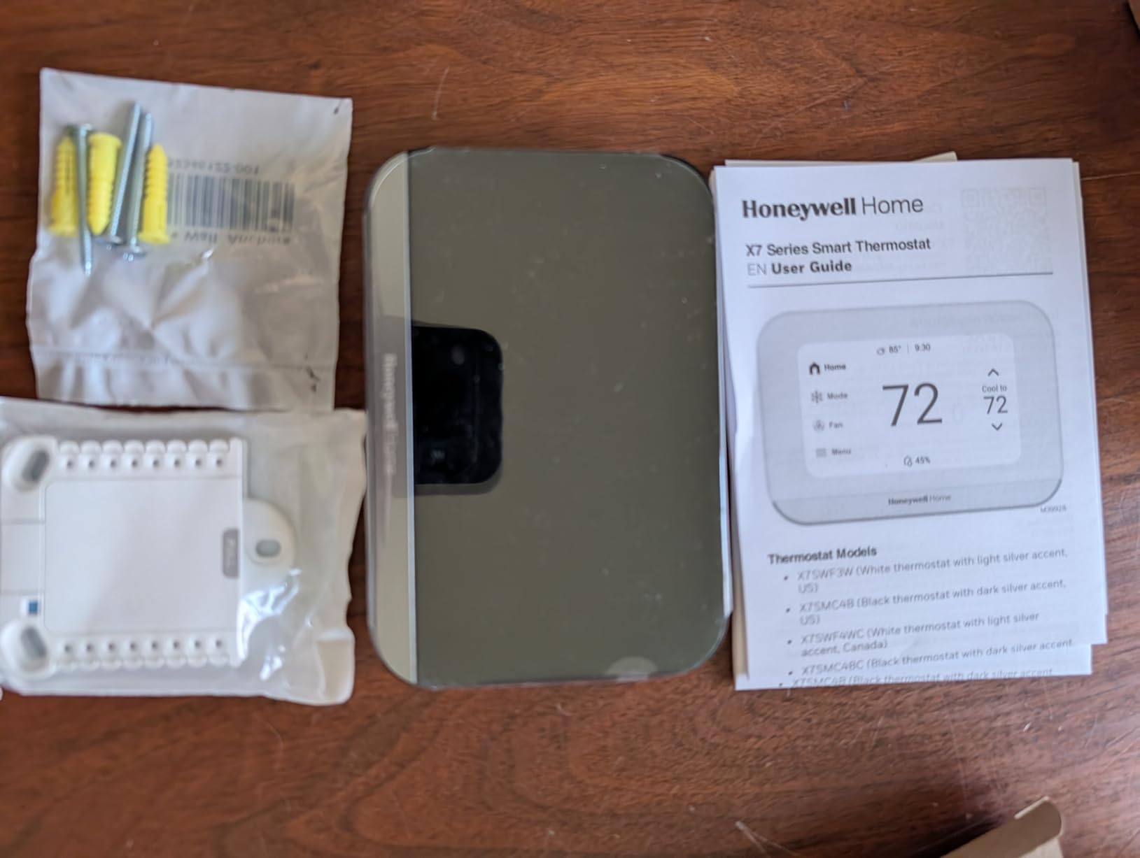 Honeywell Home X7S Smart Programmable Wi-Fi Thermostat with Humidity Monitoring & Control, 4.3