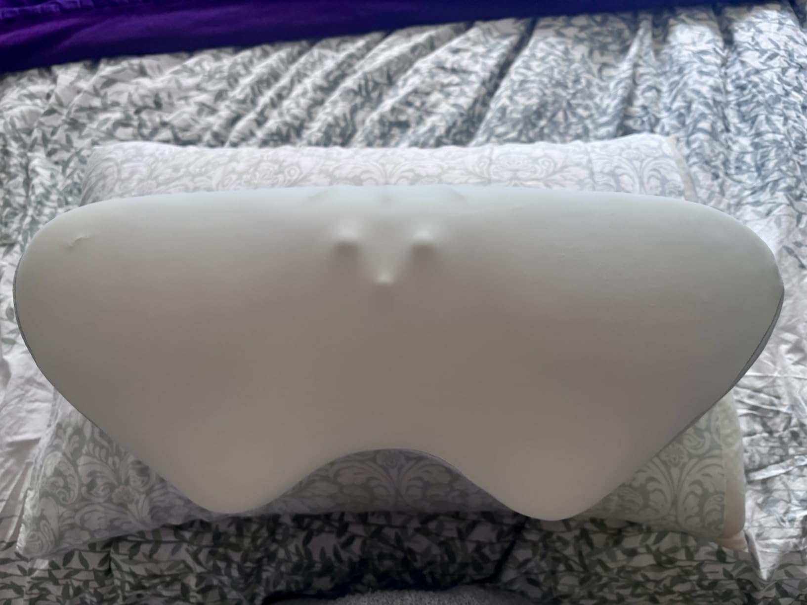 beslovo Cervical Neck Pillow for Pain Relief, Ergonomic Side Sleeper Pillow for Sleeping, Orthopedic Neck Support Contour Memory Foam Pillow for Side Back Stomach Sleepers, Ideal for Office Travel customer photo 1