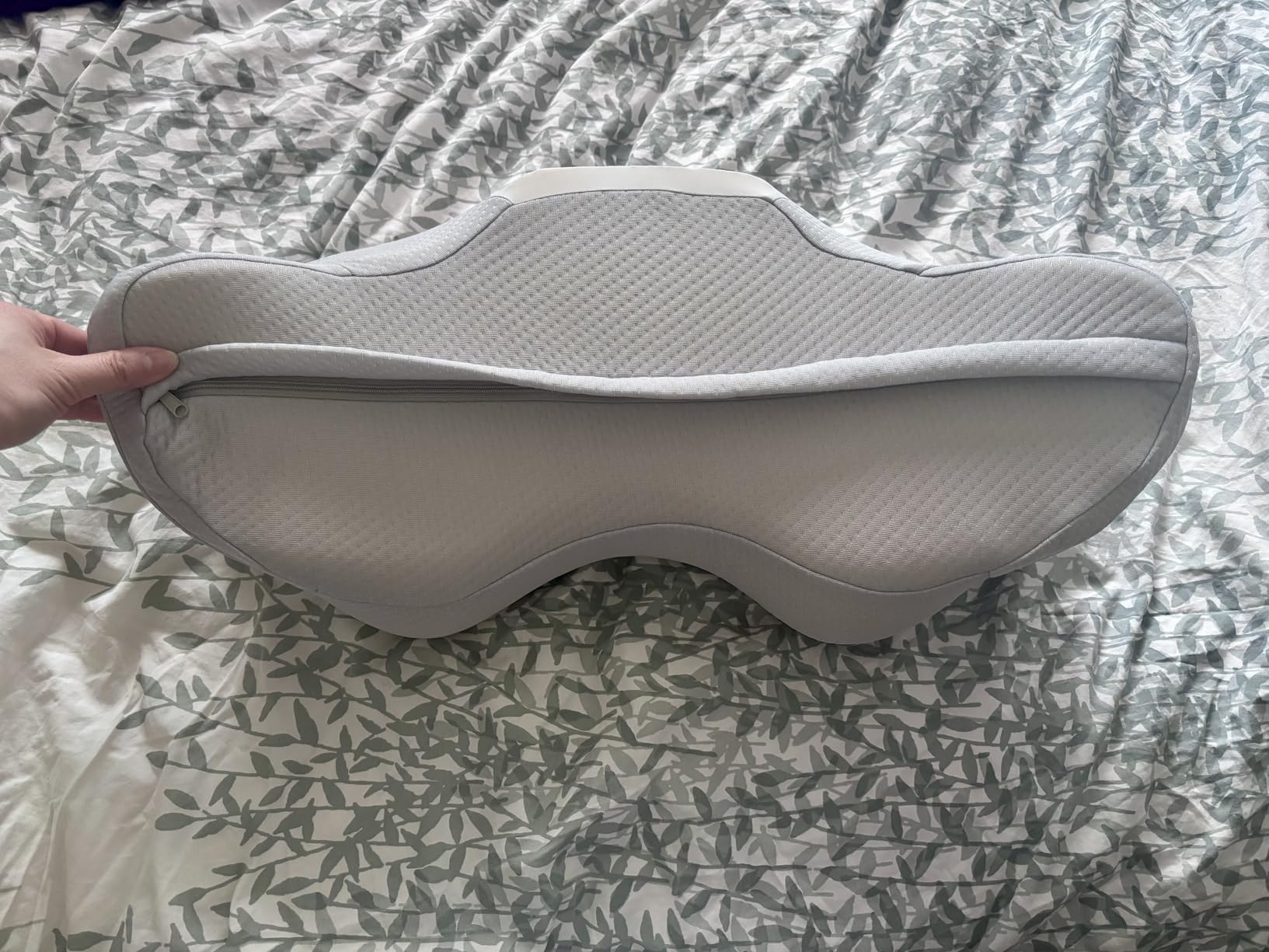 beslovo Cervical Neck Pillow for Pain Relief, Ergonomic Side Sleeper Pillow for Sleeping, Orthopedic Neck Support Contour Memory Foam Pillow for Side Back Stomach Sleepers, Ideal for Office Travel customer photo 2