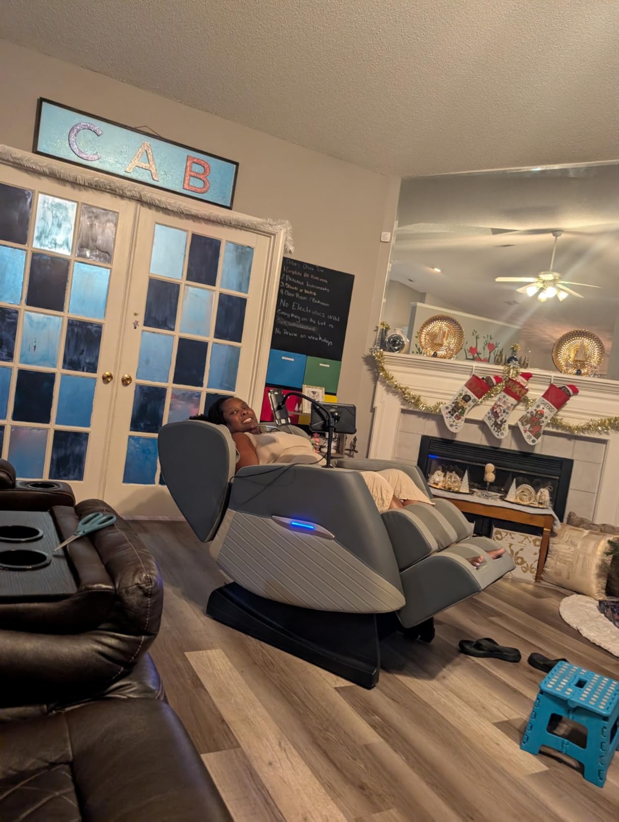 2026 Massage Chair Full Body, Zero Gravity Massage Chair with 16 Fix Rollers, Auto Massage Program, Foot and Calf Massage, Recliner Chair with Heating, Touch Screen Controller, Bluetooth Speaker customer photo 1