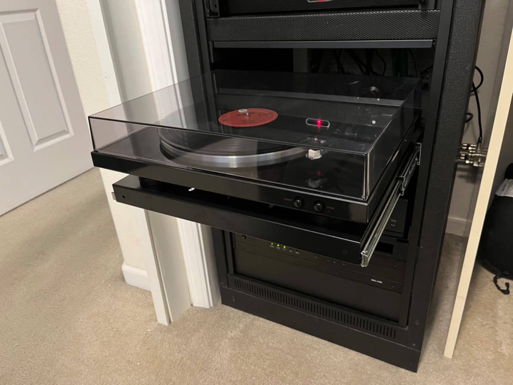 Denon DP-300F Fully Automatic Analog Turntable & Vinyl Record Player with Built-in Phono Equalizer, Unique Tonearm Design, Hologram Vibration Analysis, Slim Design customer photo 1