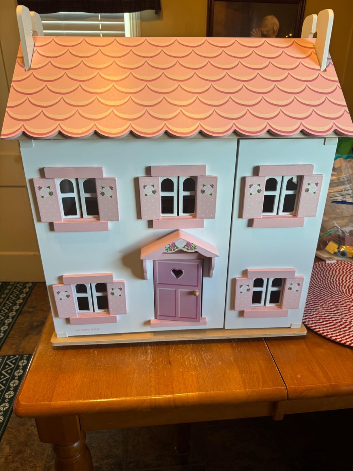 Le Toy Van Iconic Sophie's Large Wooden Doll House | Dream House Wooden Dolls House Play Set | Great As A Gift | Suitable for Ages 3+ customer photo 2