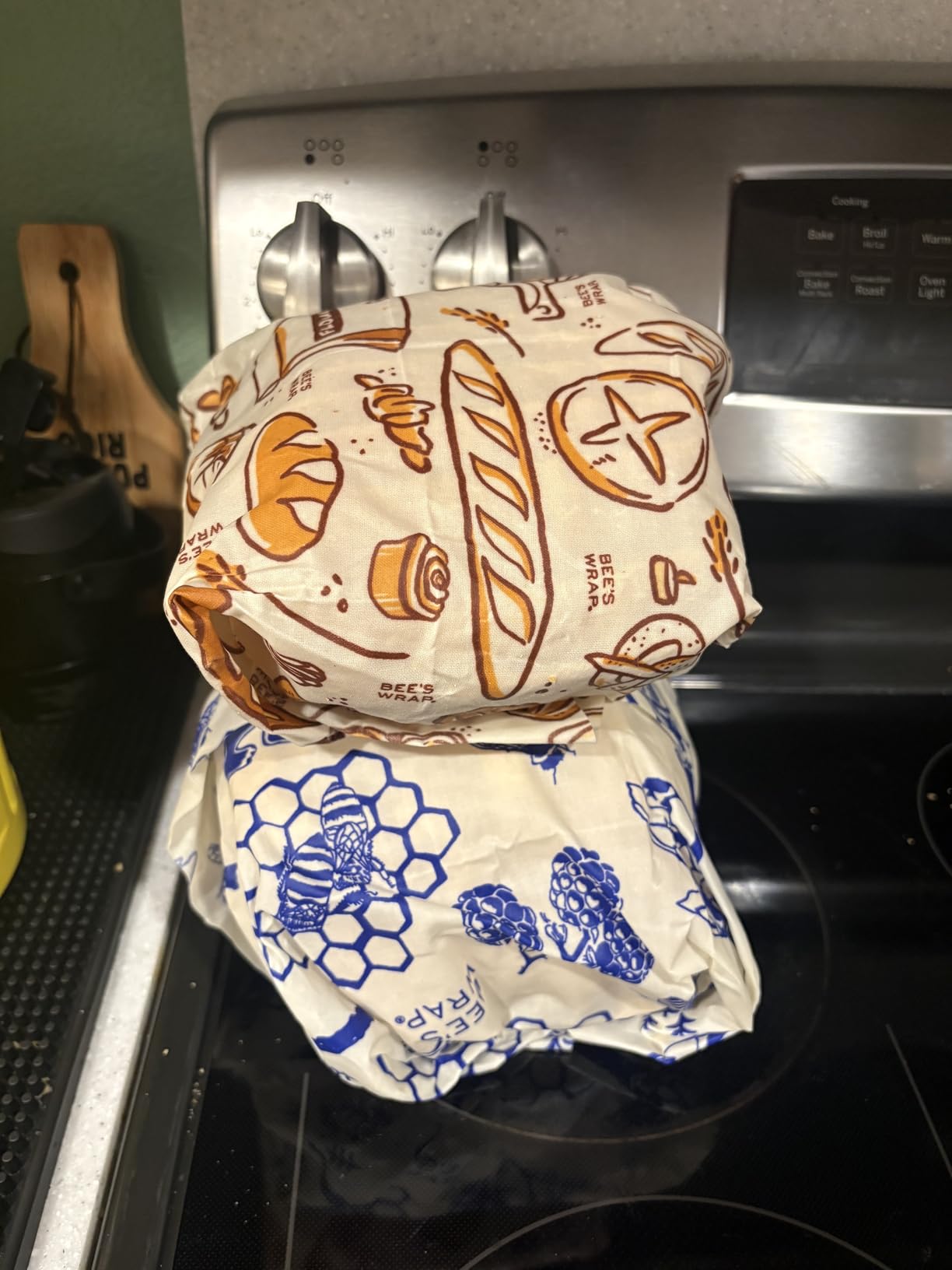 Bee's Wrap Beeswax Wraps for Bread - Beeswax Bread Wrap for Sourdough & Bread Storage - Plastic Free Made in USA Reusable Natural Food Wrap - Honeycomb customer photo 2