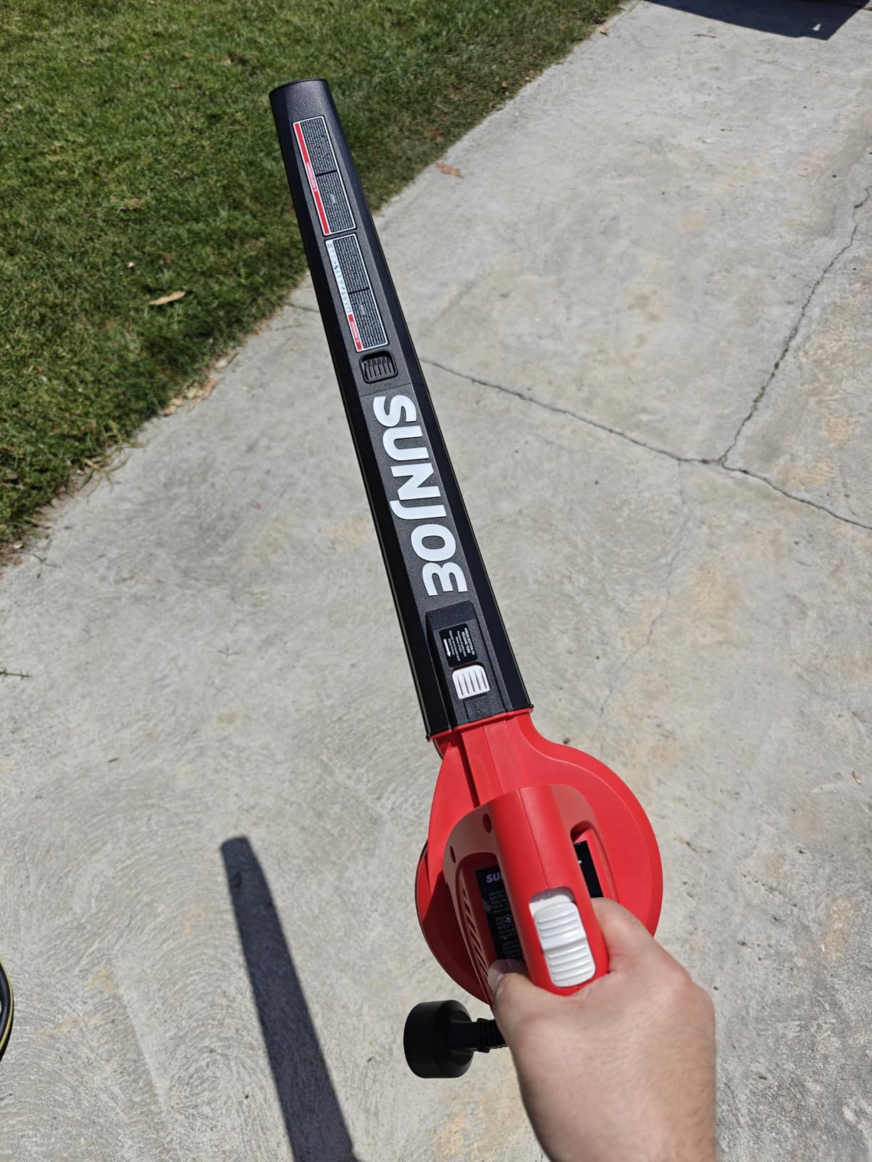 Sun Joe Corded Electric Leaf Blower Machine, 155 MPH, 260 CFM, 6-Amp Motor - SBJ597E customer photo 2