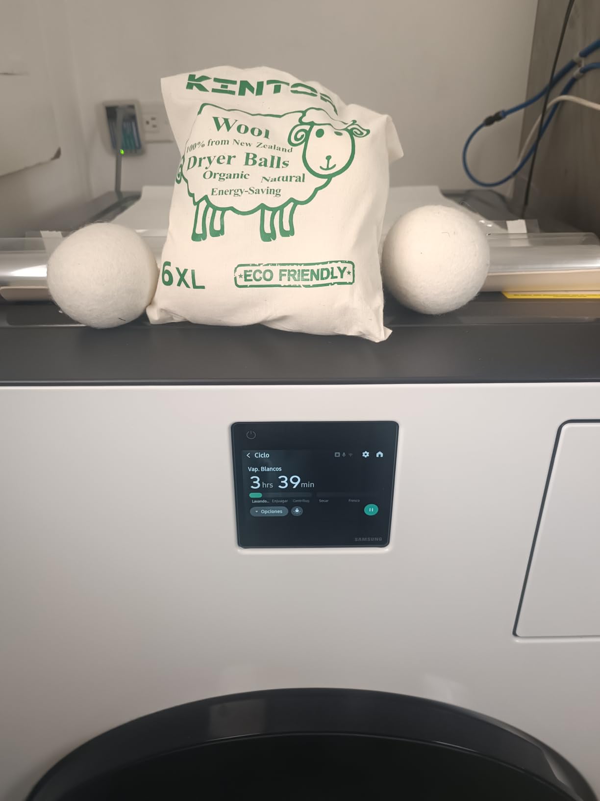 KINTOR XL Wool Dryer Balls 6-Pack, 100% New Zealand Wool, Reusable Fabric Softener, Cut Drying Time, Reduce Wrinkles Lint & Pet Hair, Hypoallergenic Quiet Laundry Balls customer photo 1