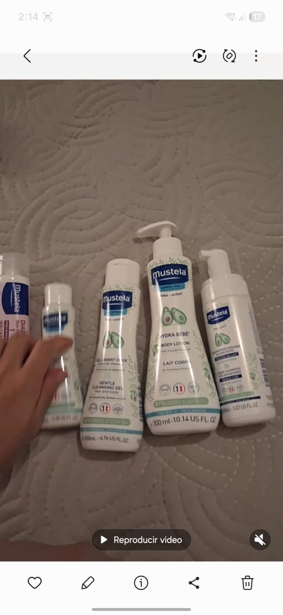 Mustela Newborn Arrival Gift Set - Baby Skincare & Bath Time Essentials - Natural & Plant Based - 5 Items Set customer photo 2