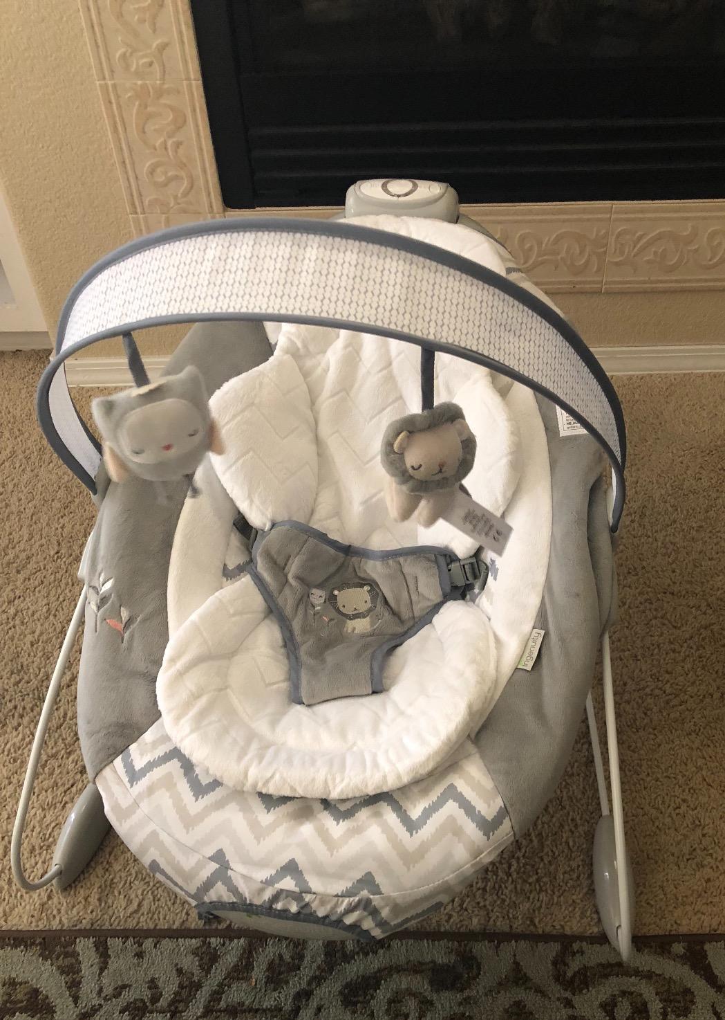 Ingenuity SmartBounce Automatic Baby Bouncer Seat with White Noise, Music, Toy Bar & 2 Plush Infant Toys, 0-6 Months Up to 20 lbs (Braden) customer photo 2