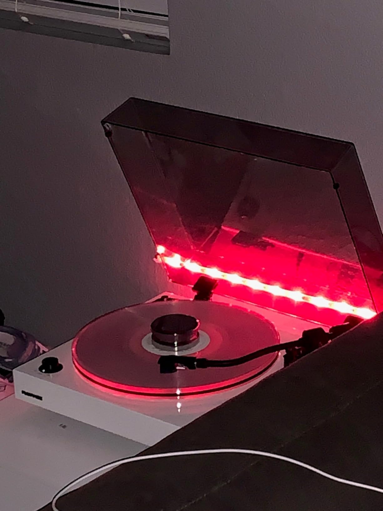 Fluance RT85 Turntable with Ortofon 2M Blue Cartridge, Acrylic Platter, Speed Control, and Vibration Isolation - Walnut customer photo 1