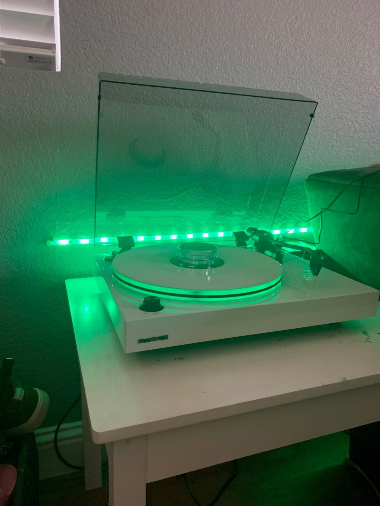 Fluance RT85 Turntable with Ortofon 2M Blue Cartridge, Acrylic Platter, Speed Control, and Vibration Isolation - Walnut customer photo 2