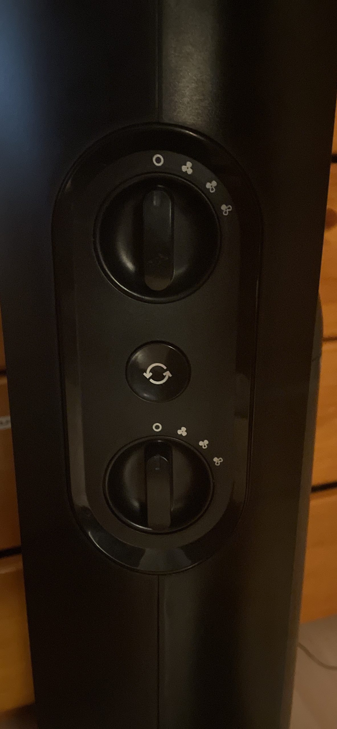 Honeywell TurboForce Tower Fan, 2-in-1 Fan with 6 speeds, quiet operation quality. Stylish Tower Fan for home, room, bedroom or home office - Black, HYF502 customer photo 1