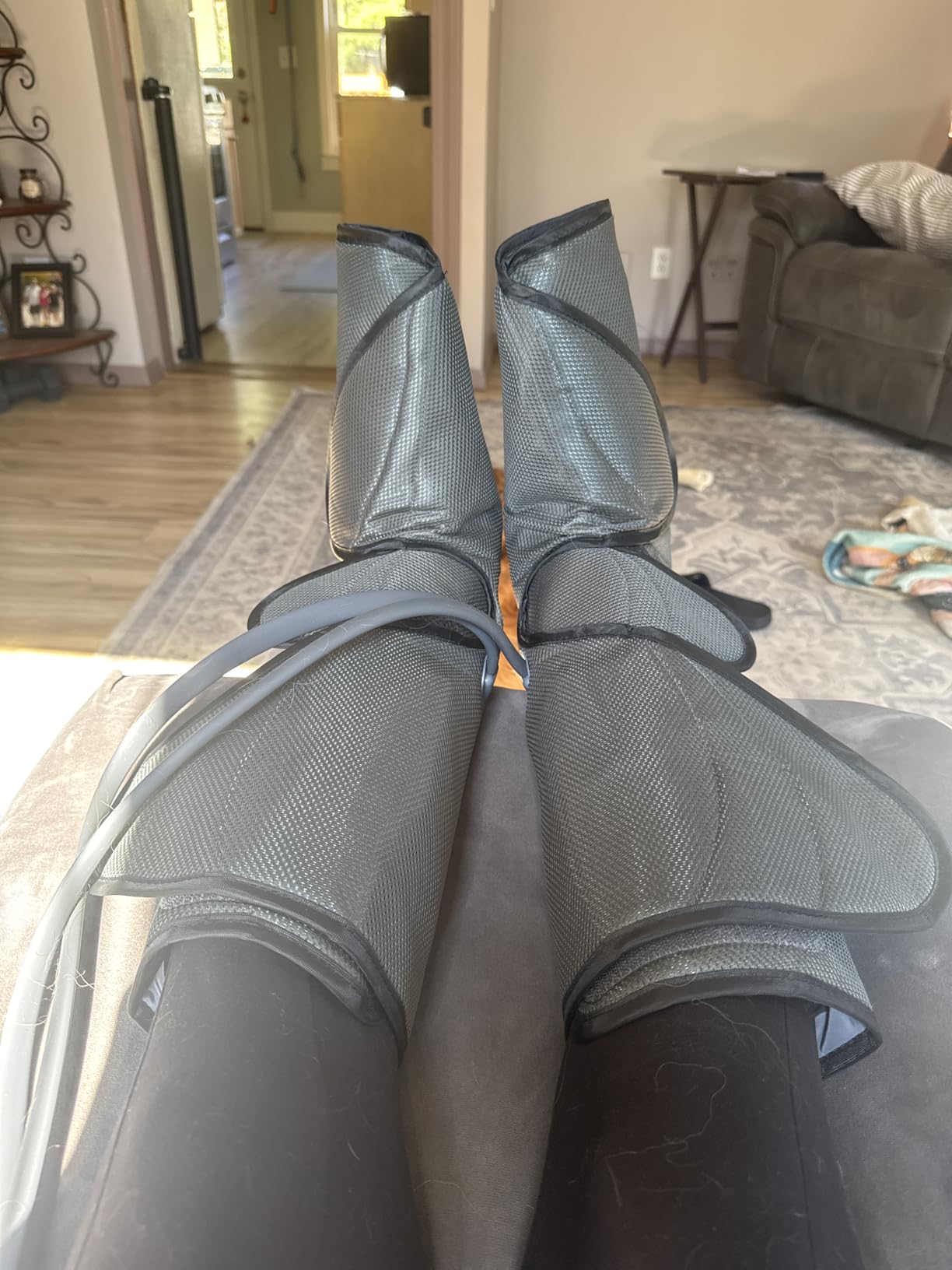 FIT KING Leg Massager for Circulation and Pain Relief, Air Compression Leg and Foot Massager to Relieve Pain Swelling Edema with 2 Size Extensions- Great Gift for Wife Mom and Friend customer photo 1
