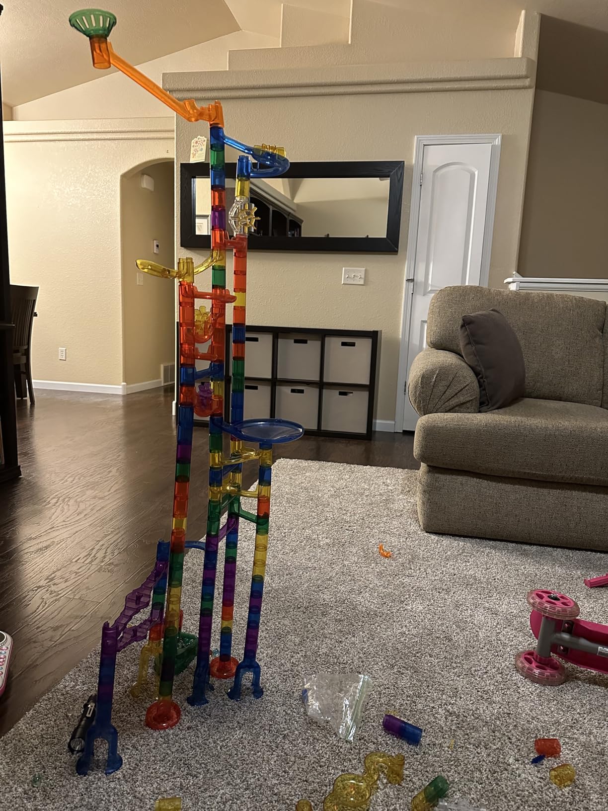 NATIONAL GEOGRAPHIC Glowing Marble Run - Construction Set with 15 Glow in The Dark Glass Marbles & Storage Bag, STEM Gifts for Boys and Girls, Building Project Toy (Amazon Exclusive) customer photo 2