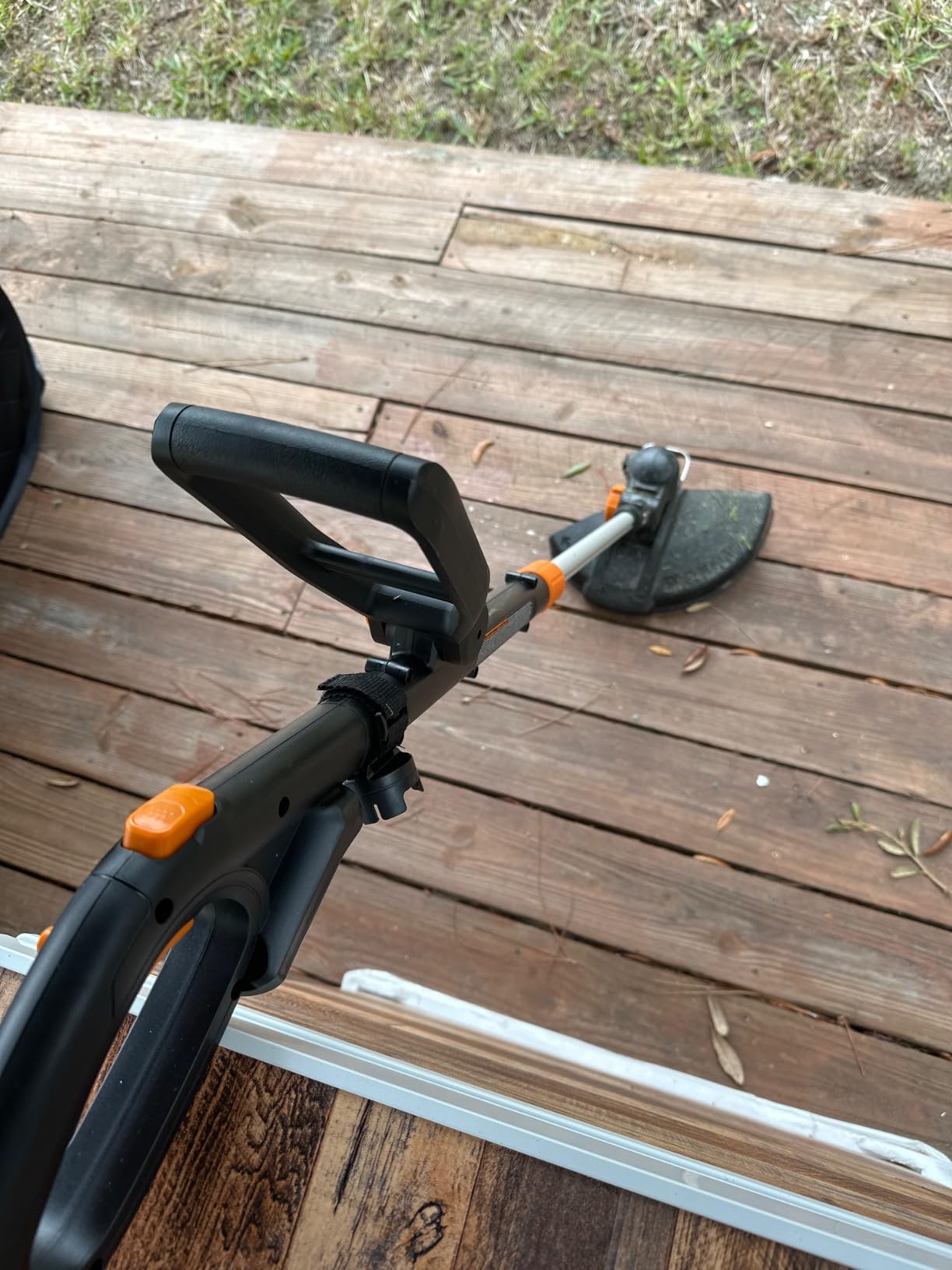 Worx 3 in 1 Cordless String Trimmer/Lawn Edger/Mini Mower, 12