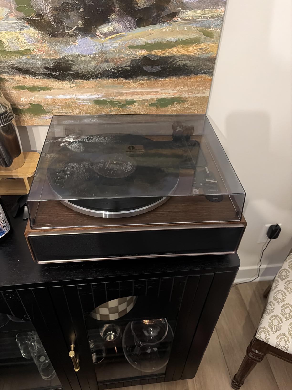 1 BY ONE High Fidelity Belt Drive Turntable with Built-in Speakers, Vinyl Record Player with Magnetic Cartridge, Wireless Playback and Aux-in Functionality, Auto Off customer photo 2