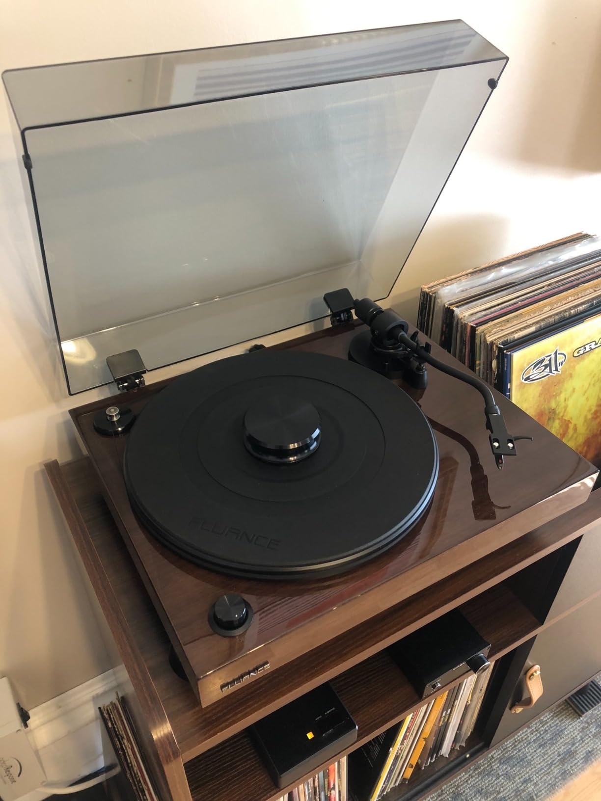 Fluance RT82 Reference High Fidelity Vinyl Turntable Record Player with Ortofon OM10 Cartridge, Speed Control Motor, High Mass MDF Wood Plinth, Vibration Isolation Feet - Bamboo customer photo 1