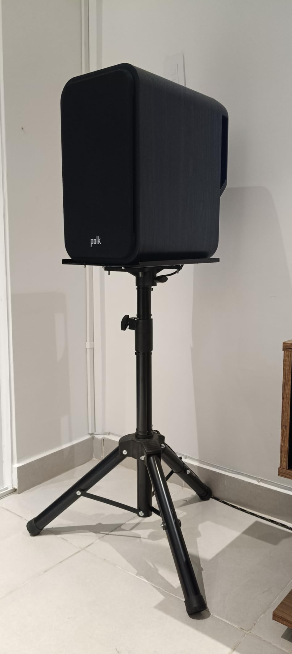 Polk Audio Signature Elite ES20 Hi-Res Audio Certified 6.5 Inch Bookshelf Speaker - Pair (Walnut) customer photo 2