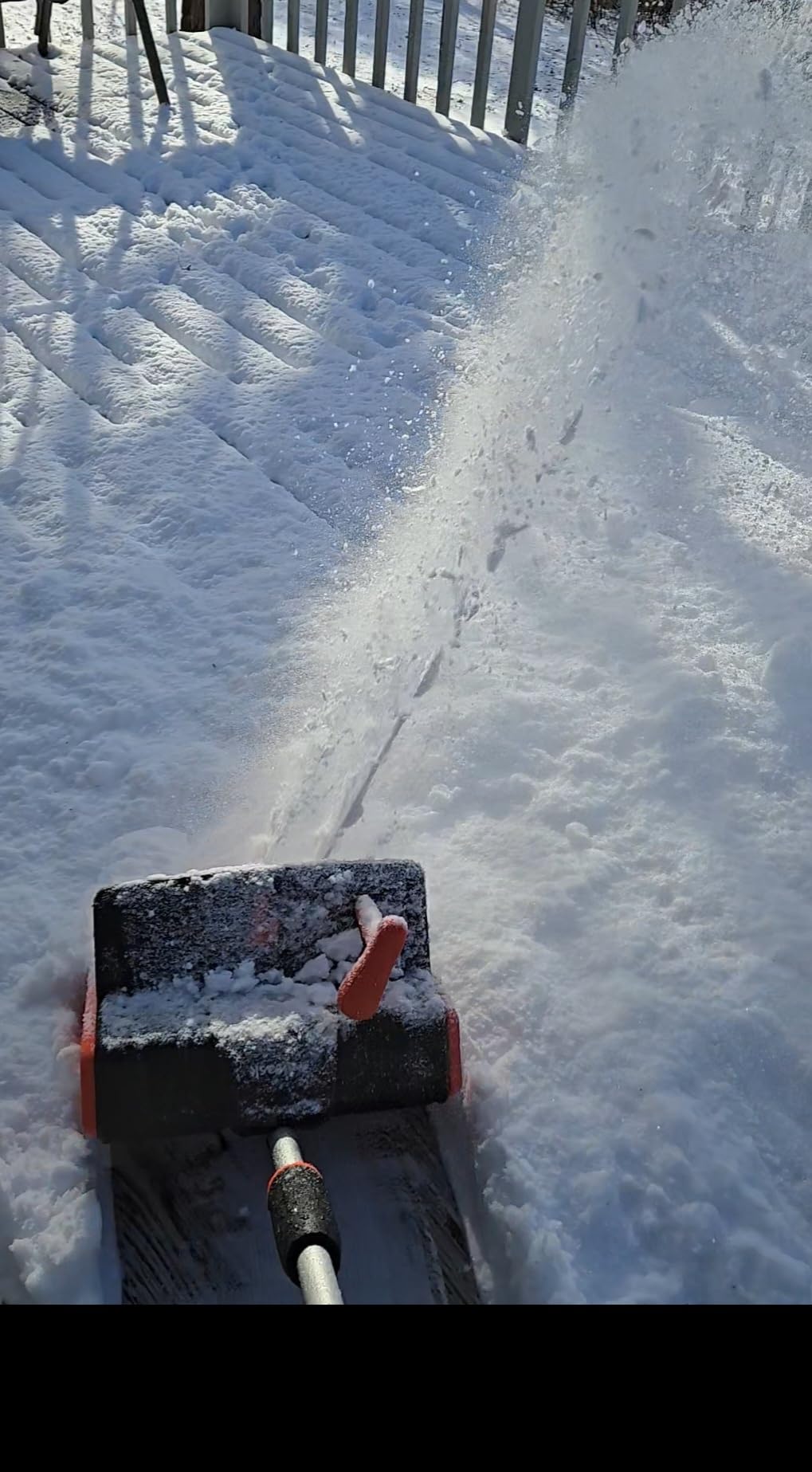 VOLTASK Cordless Snow Shovel, 24V | 13-Inch | 4-Ah Cordless Snow Blower, Battery Snow Blower with Directional Plate & Adjustable Front Handle (4-Ah Battery & Quick Charger Included) customer photo 2