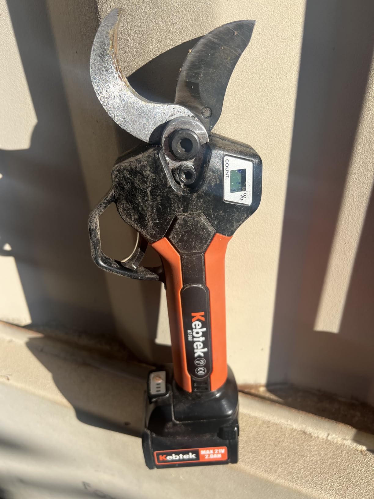 Cordless Electric Pruning Shears 40MM, Kebtek Professional Pruning Shears Battery Powered 21V Brushless Motor 2Pack 2AH Rechargeable Battery - LCD Display Screen (KT940) customer photo 1