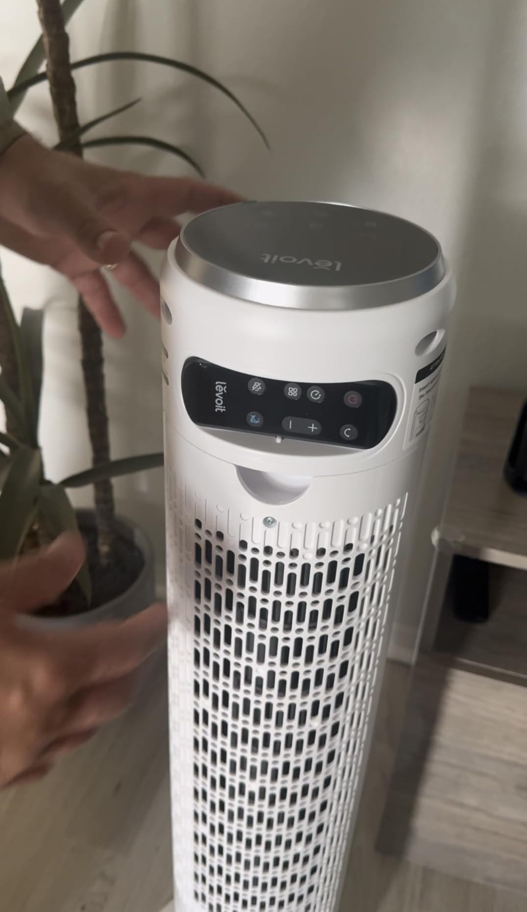 LEVOIT Tower Fan for Bedroom, 90° Oscillating Standing Fan with 28dB Quiet for Sleep, 25ft/s Velocity, 12H Timer, 5 Speeds 4 Modes, Remoter, Bladeless Room Fan for Home, Office, Indoor, 36 inch, White customer photo 1