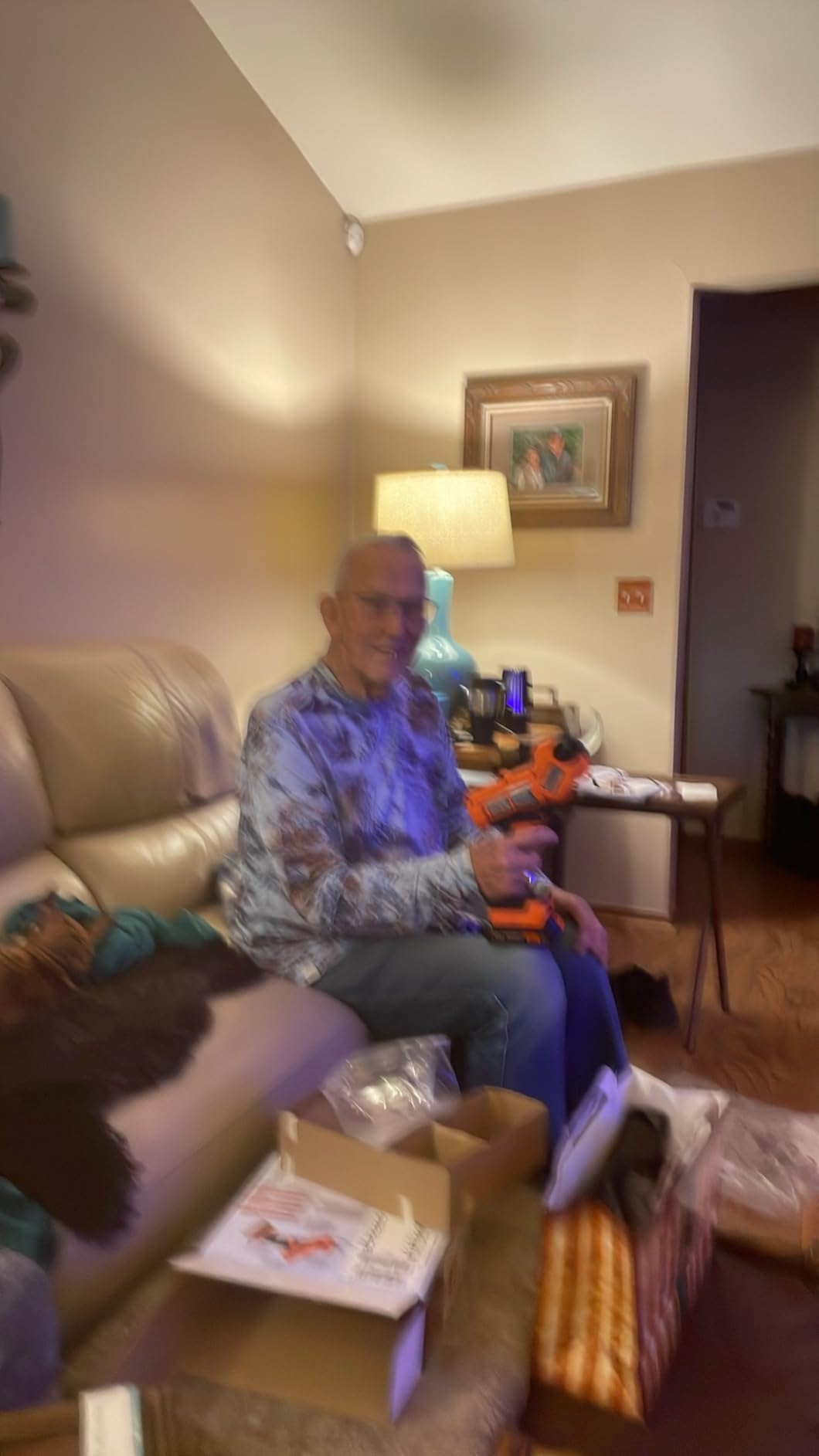 BLACK+DECKER 20V MAX Cordless Pruner Electric Pruning Shears, Battery and Charger Included, 900 Cuts Per Charge (BCPR320C1) customer photo 1