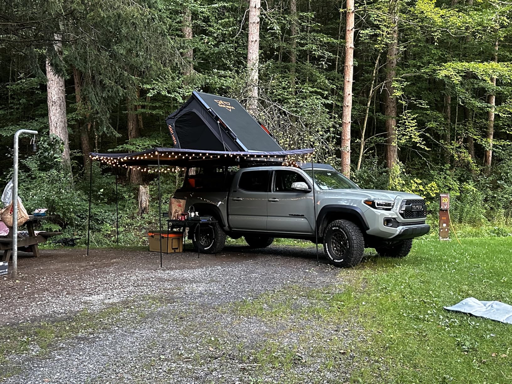 Sanhima Rooftop Tent Hard Shell - Hotham Lite Overland Aluminium Roof Top Tent 4.56