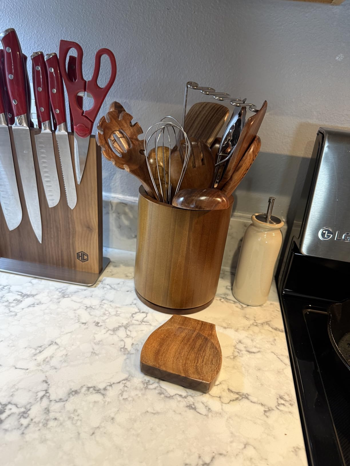 Zulay Kitchen 9-Piece Teak Wood Cooking Utensil Set - Non-Toxic & Non-Stick Safe Wooden Spoons & Kitchen Tools customer photo 1