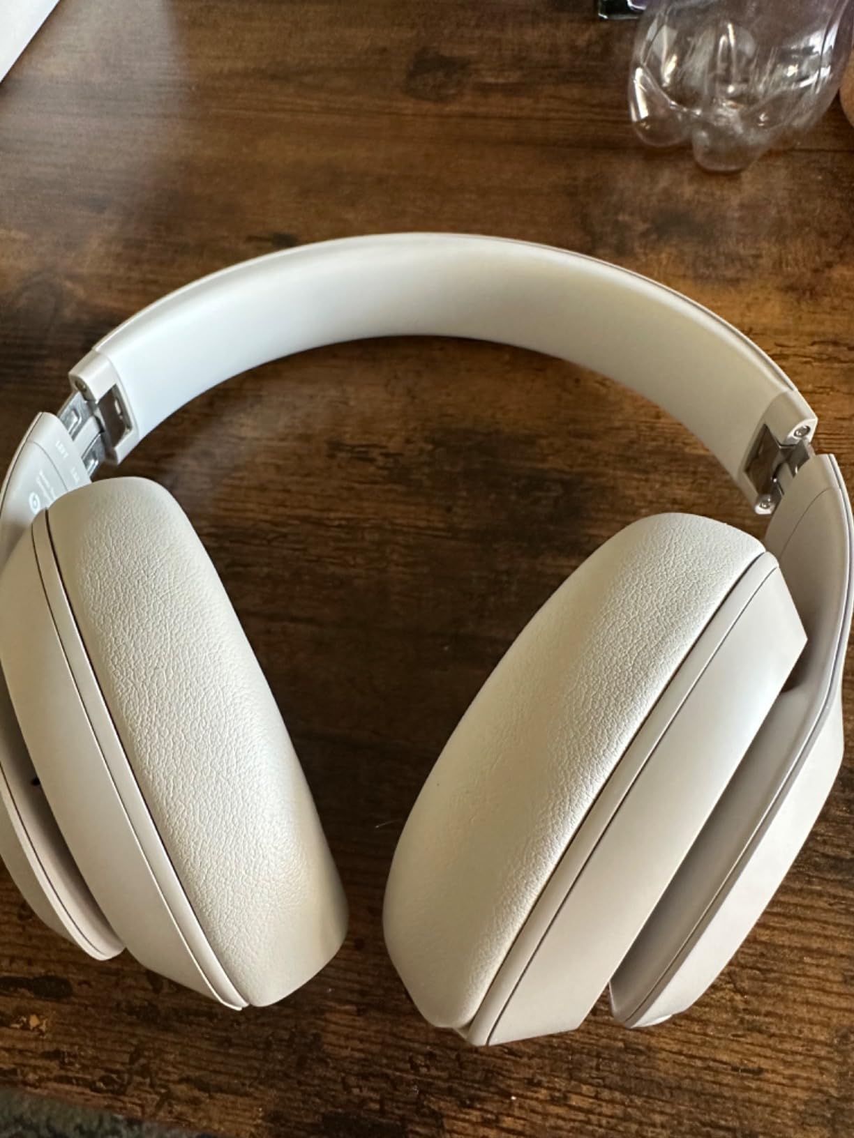 Beats Studio Pro Premium Wireless Over-Ear Headphones- Up to 40-Hour Battery Life, Active Noise Cancelling, Great for Travel & Commuting, USB-C Lossless Audio, Apple & Android Compatible -Black customer photo 2